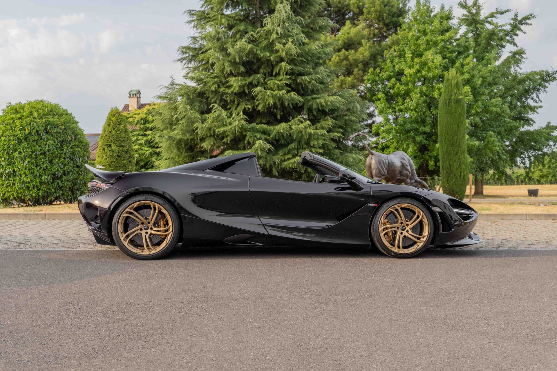 McLAREN 750S-image-5