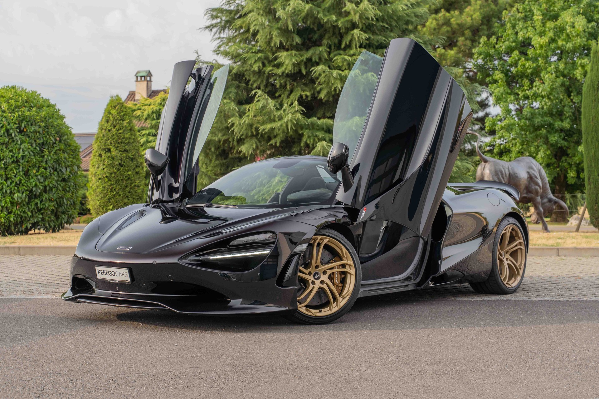 McLAREN 750S-image-0