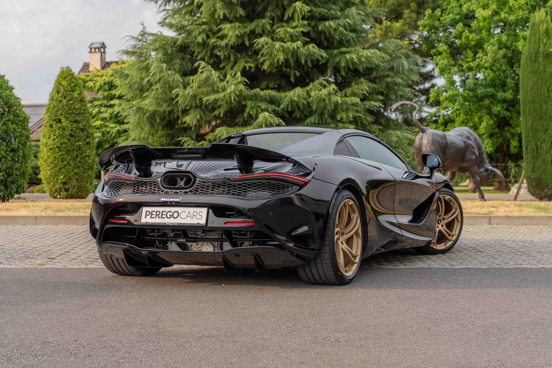 McLAREN 750S-image-7