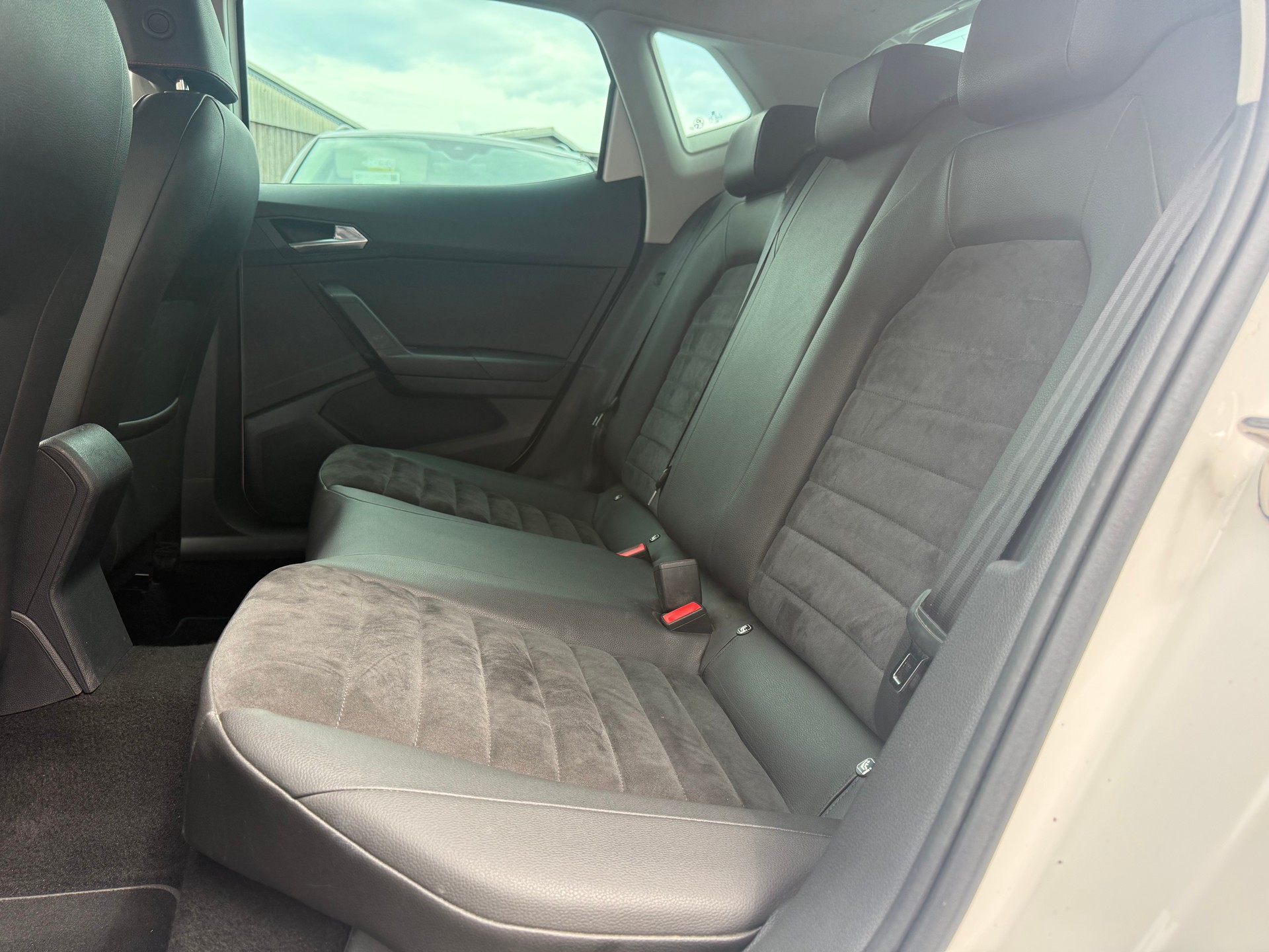SEAT Ibiza 1.0 TGI CNG FR-image-6