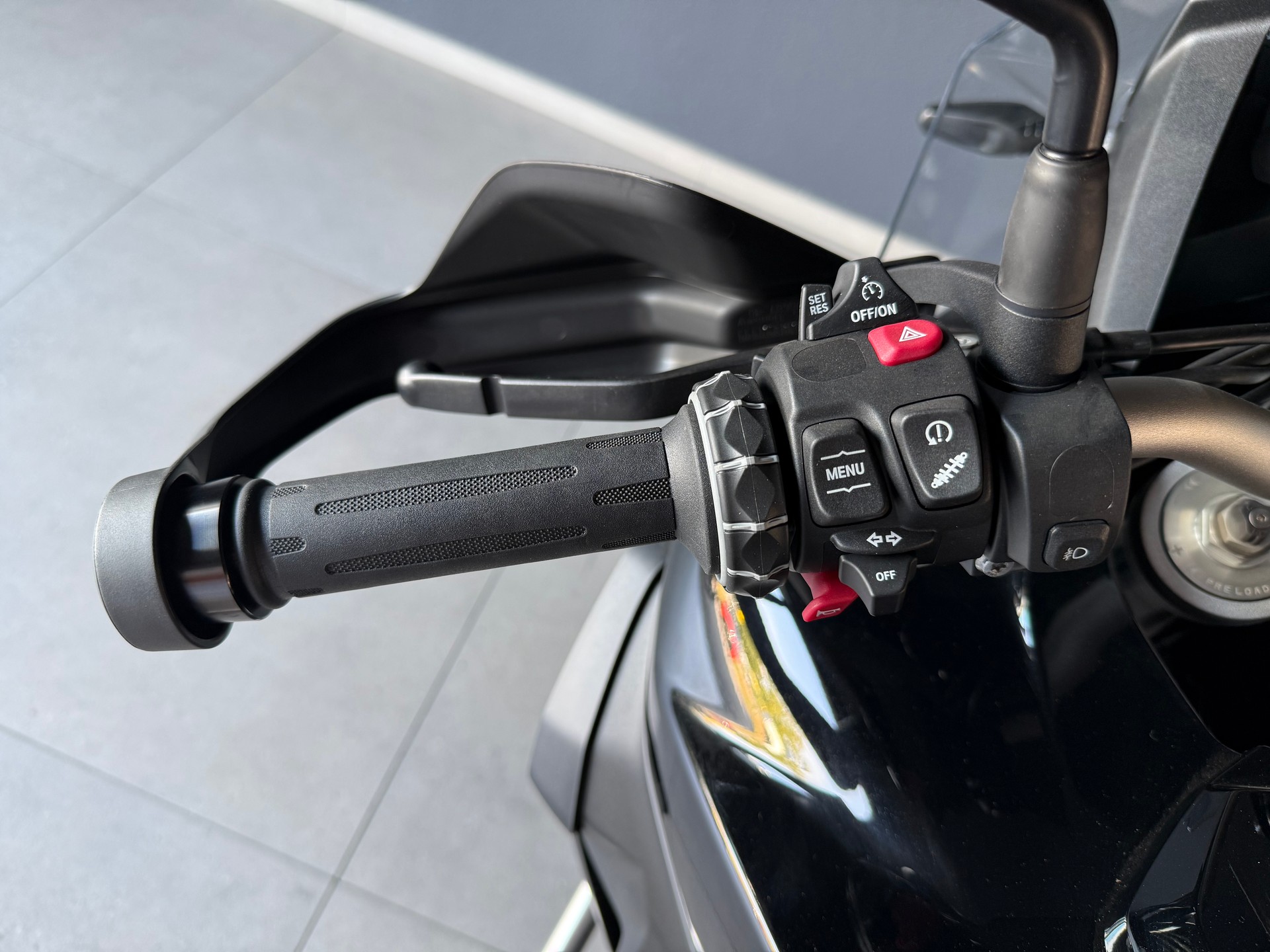 BMW F 900 GS Adventure-image-9