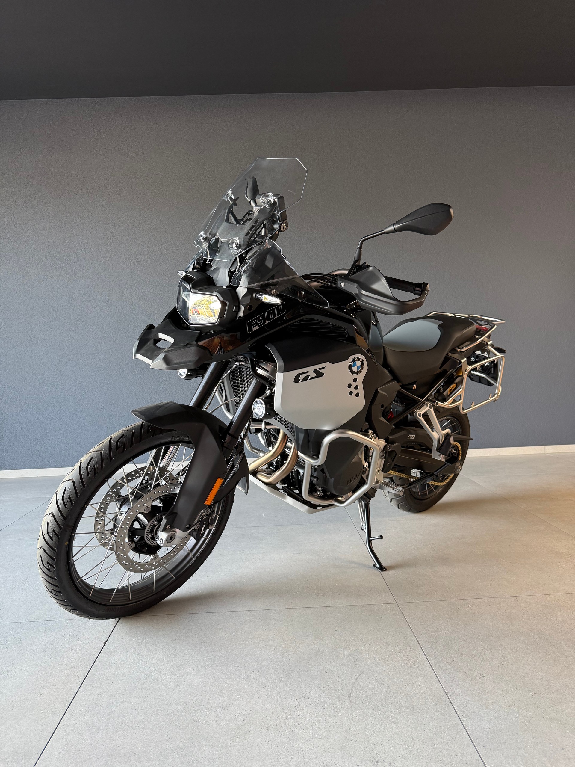 BMW F 900 GS Adventure-showroom-element-1