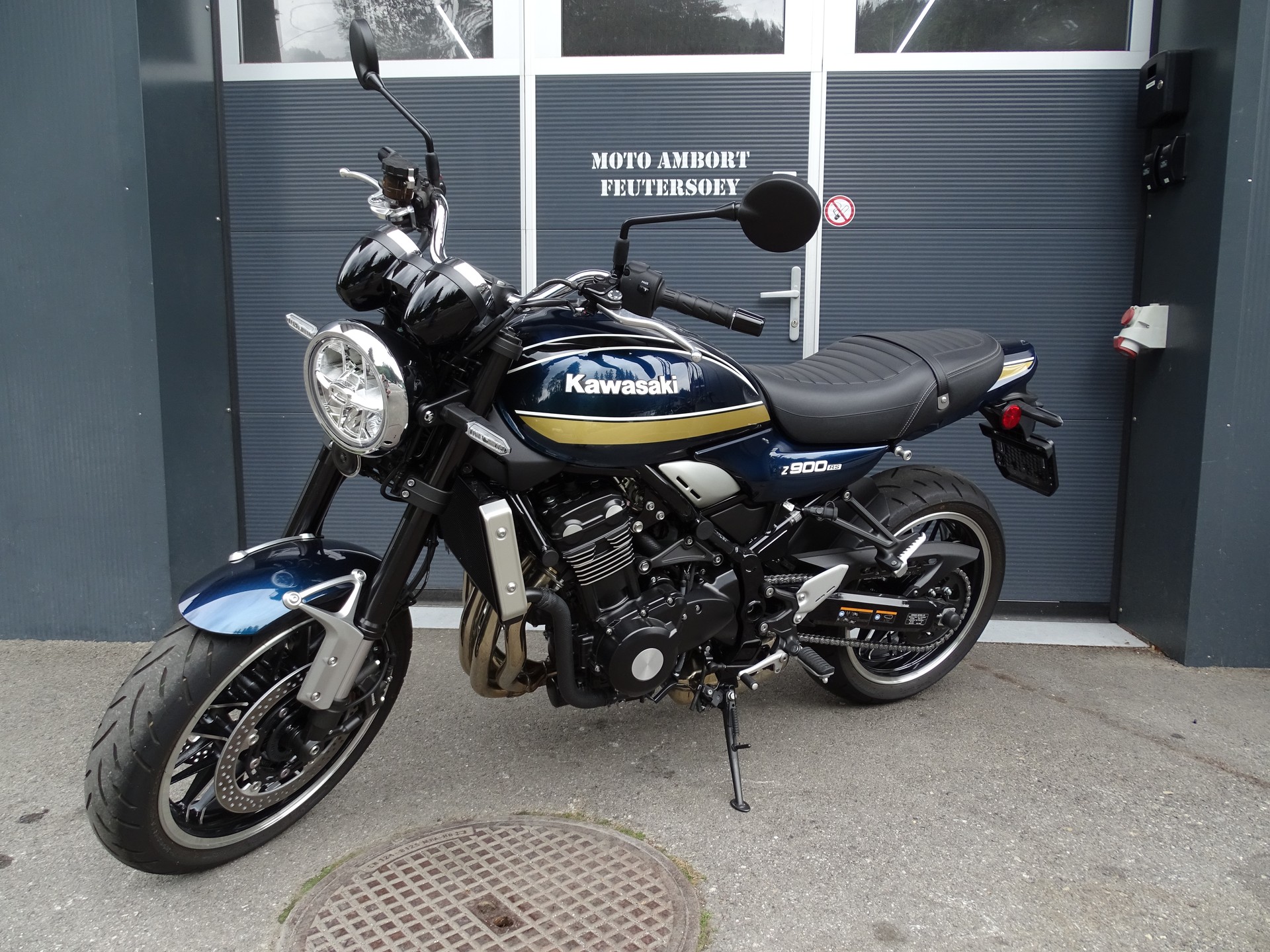 KAWASAKI Z 900 RS SE-image-3