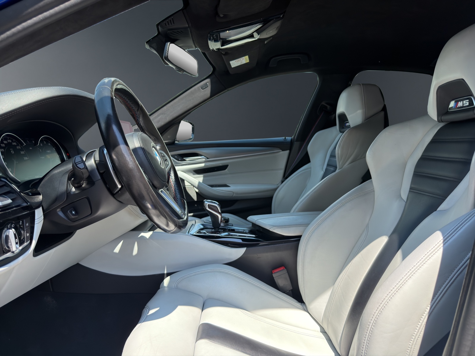 BMW M5 Competition xDrive-image-10