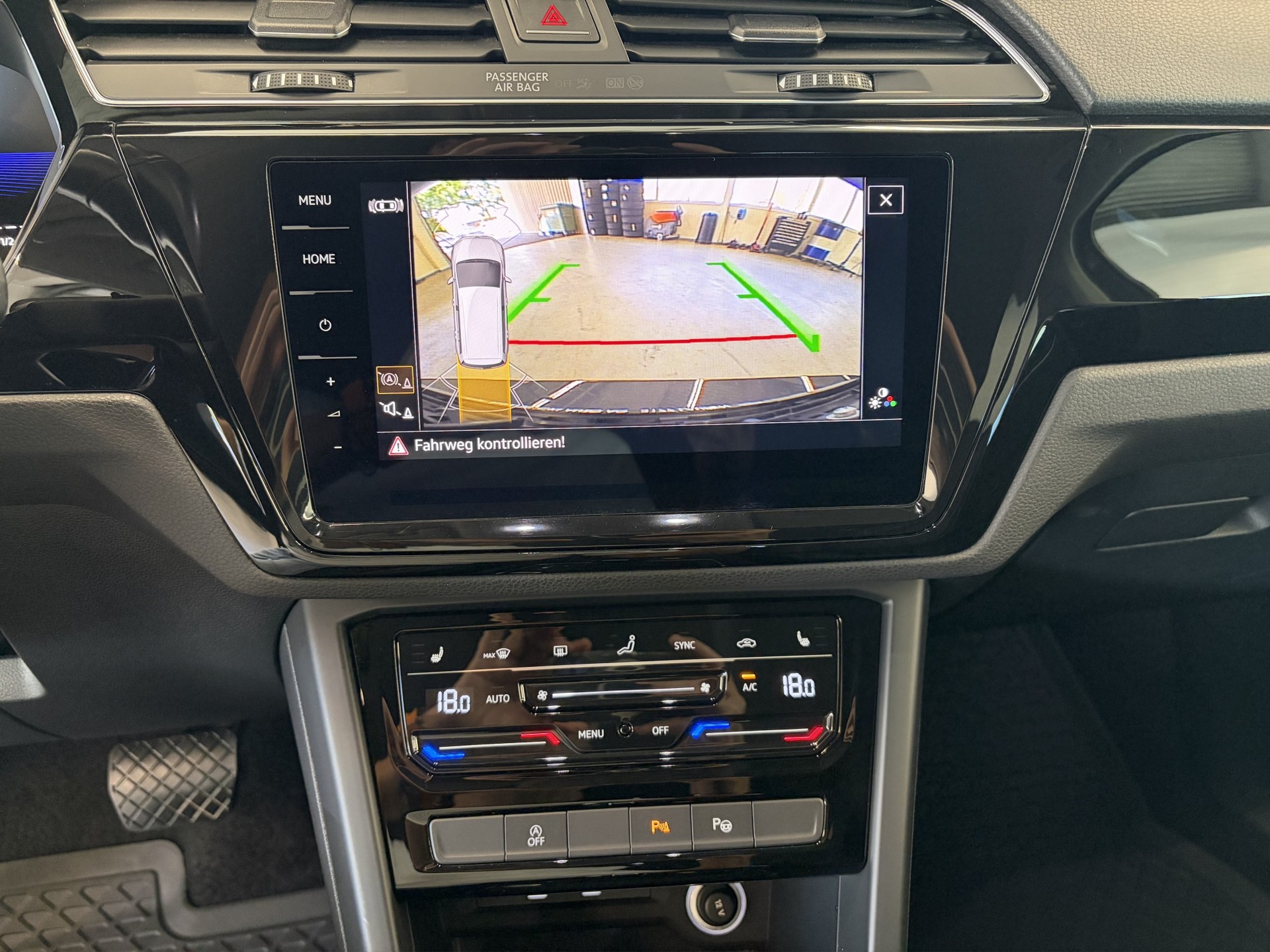 VW Touran 2.0 TDI BlueMotion Technology Comfortline DSG-image-12