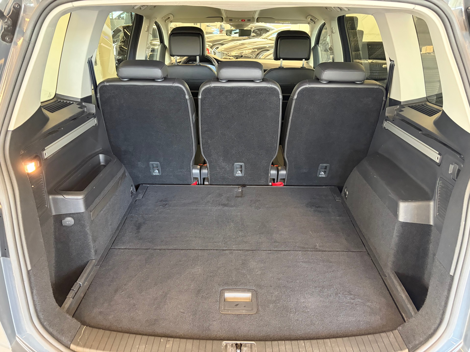 VW Touran 2.0 TDI BlueMotion Technology Comfortline DSG-image-16