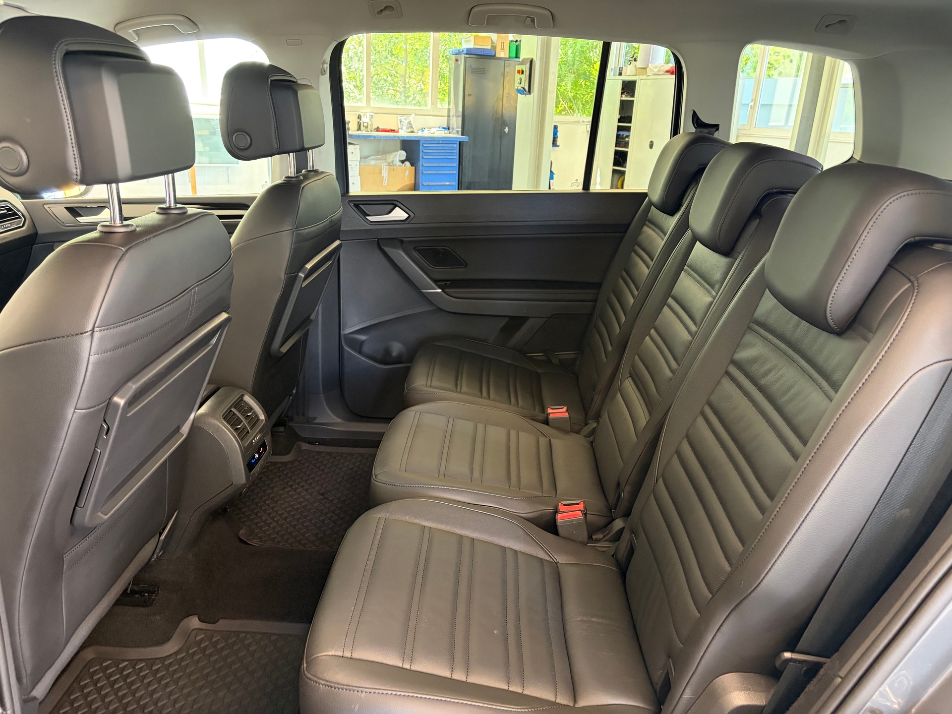 VW Touran 2.0 TDI BlueMotion Technology Comfortline DSG-image-15