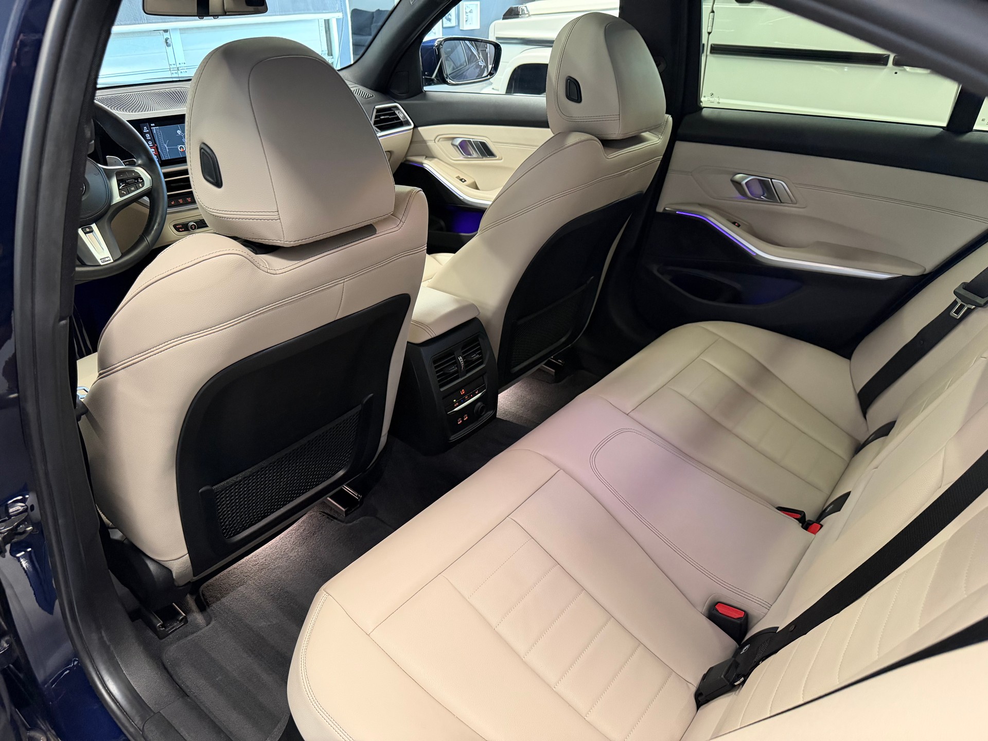 BMW 320d xDrive M Sport Steptronic-image-30