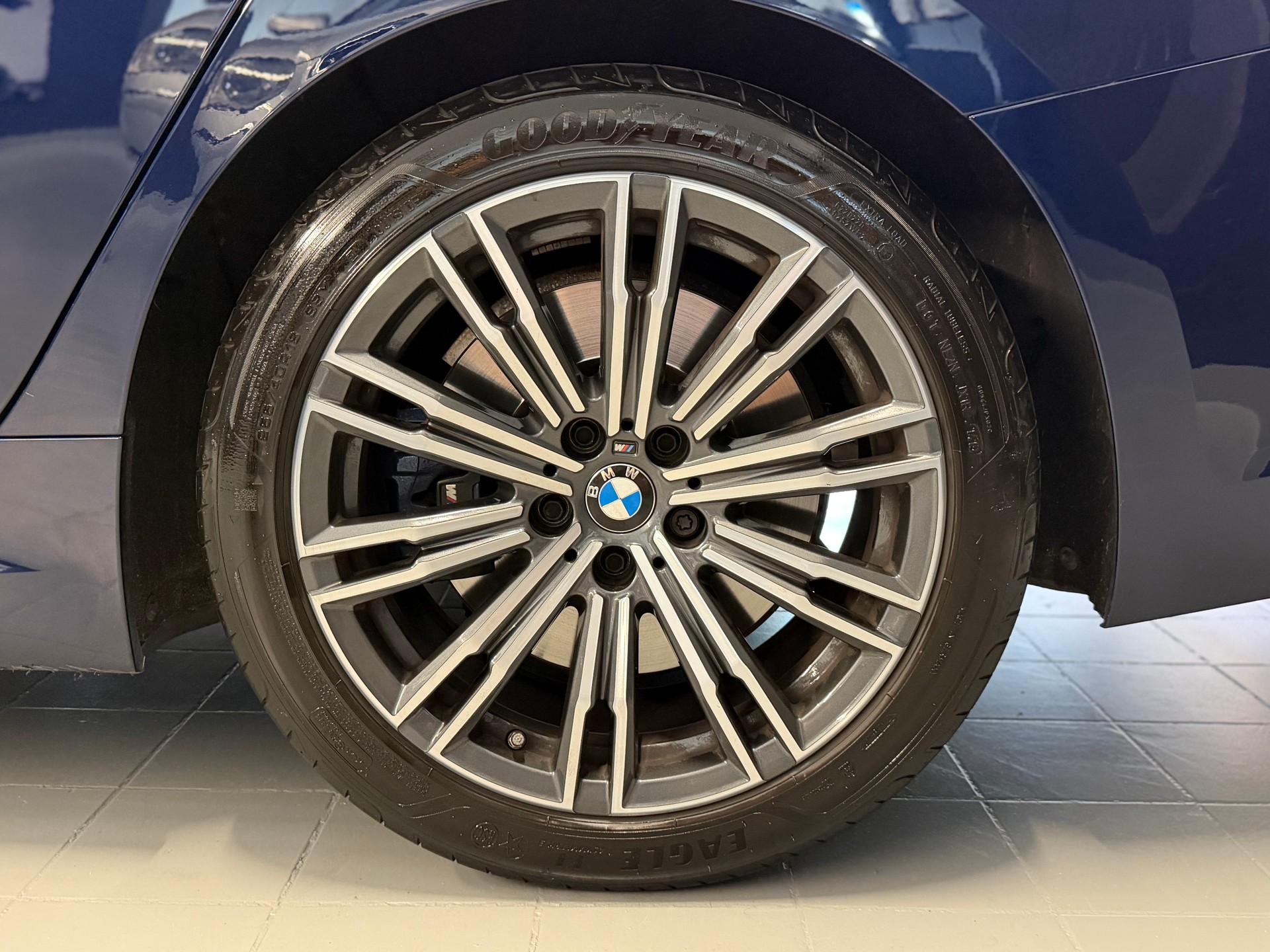 BMW 320d xDrive M Sport Steptronic-image-8