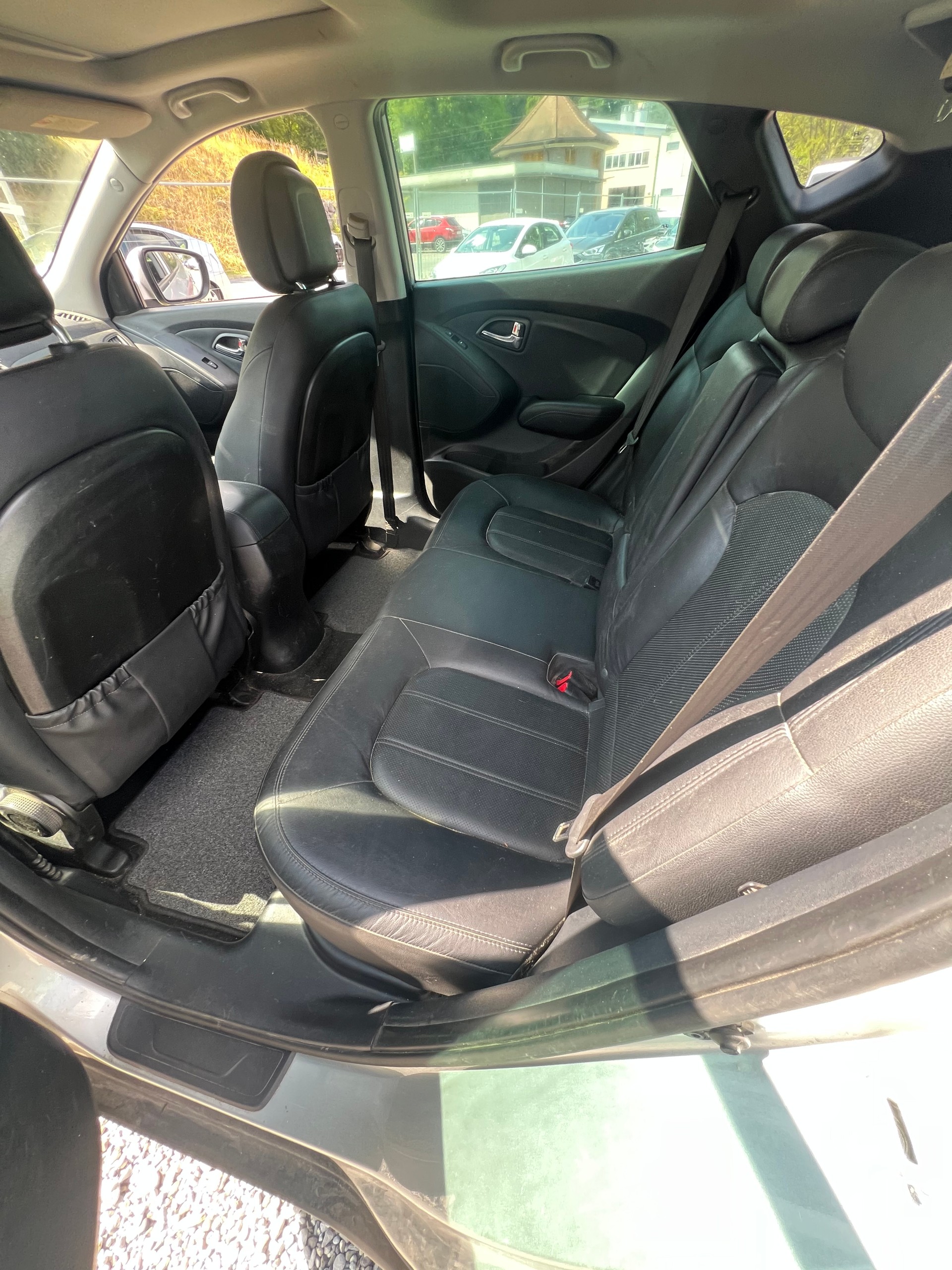 HYUNDAI iX 35 2.0 CRDi Style 4WD Automatic-image-7
