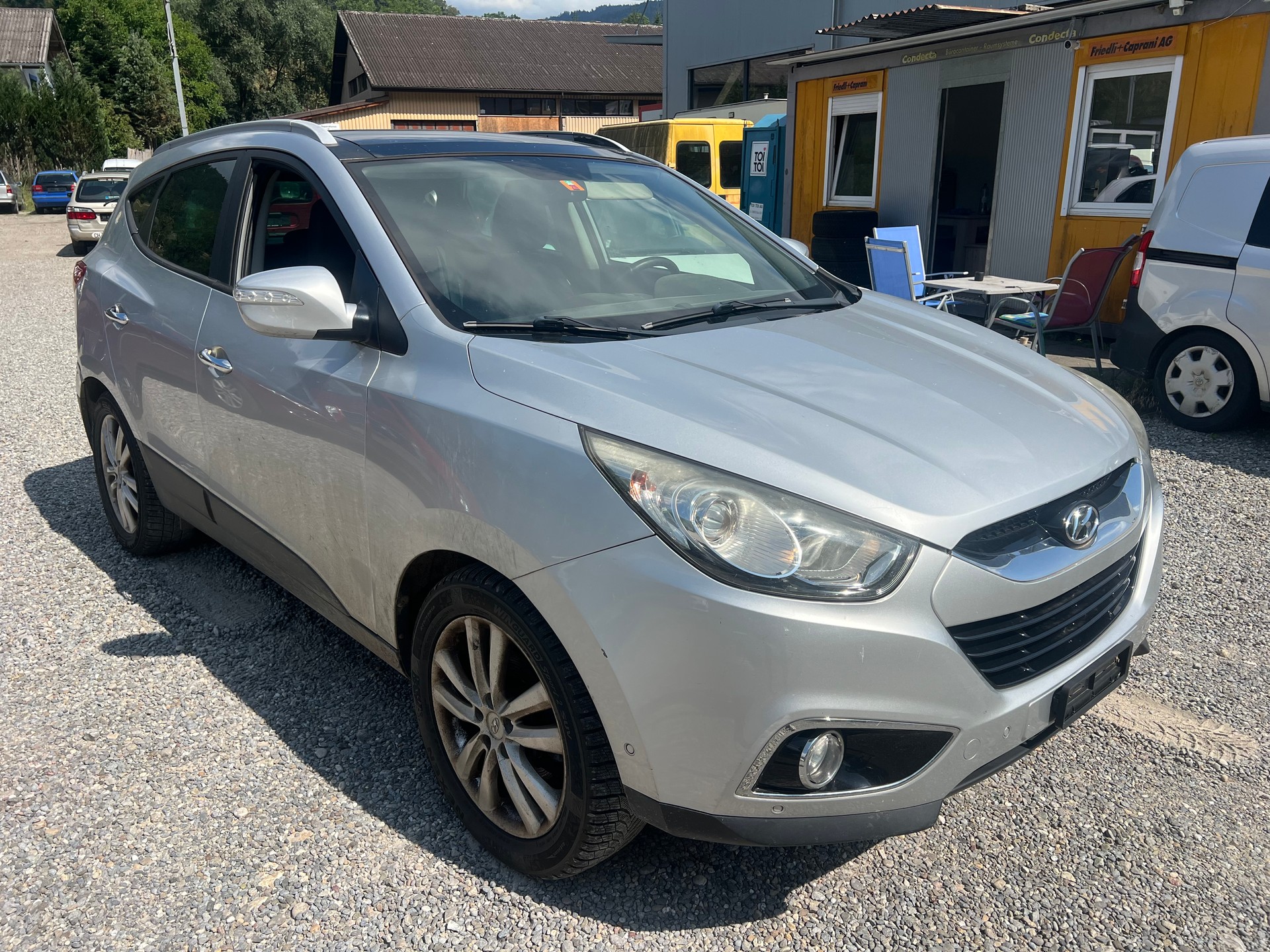 HYUNDAI iX 35 2.0 CRDi Style 4WD Automatic-image-8