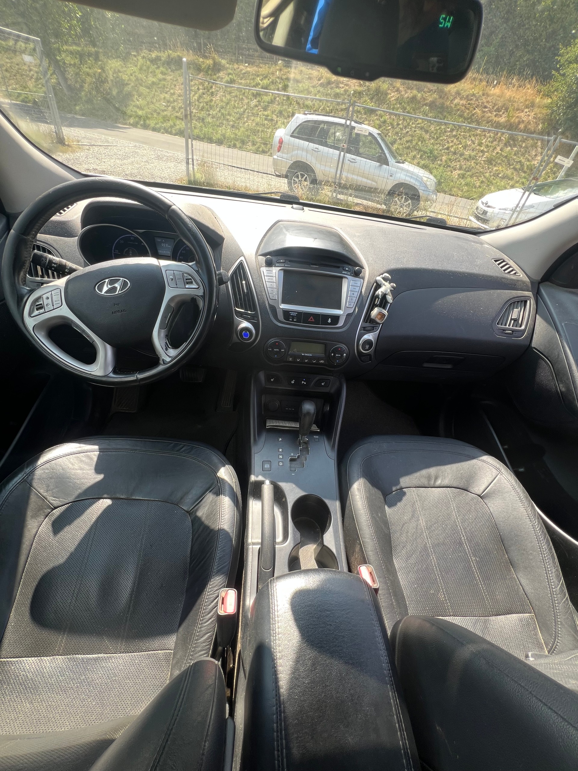 HYUNDAI iX 35 2.0 CRDi Style 4WD Automatic-image-5