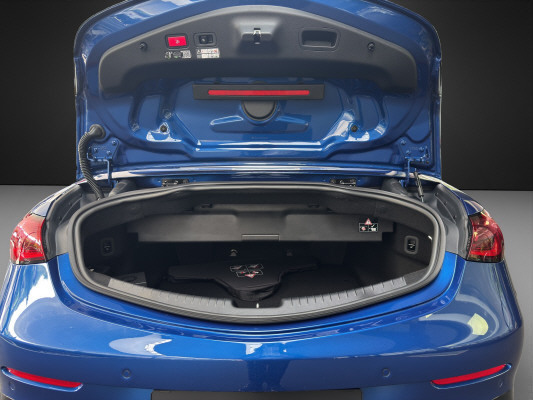 MERCEDES-BENZ CLE AMG 53 Cabrio 4Matic+-image-12