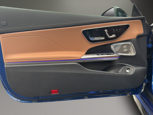 MERCEDES-BENZ CLE AMG 53 Cabrio 4Matic+-image-9