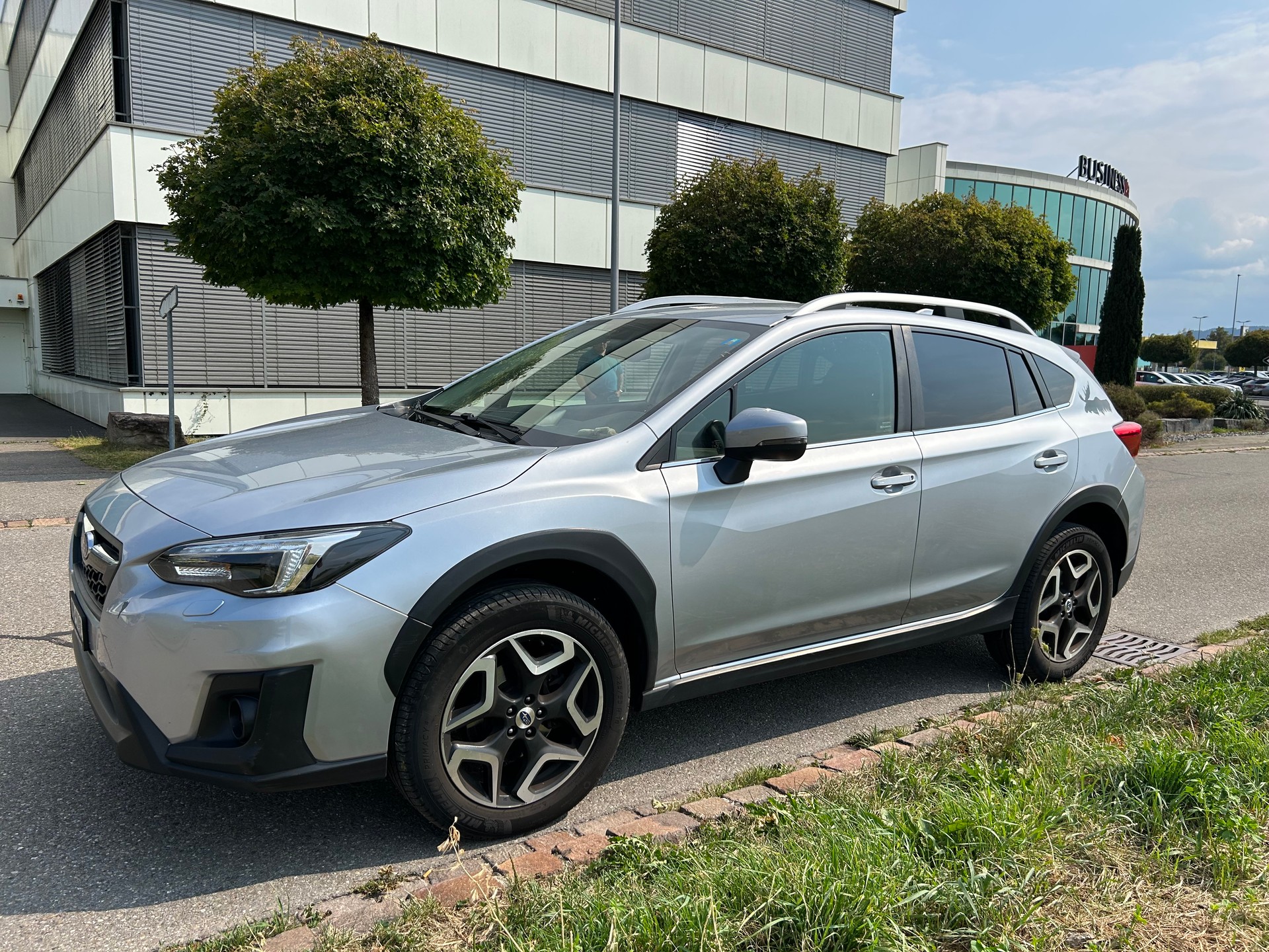 SUBARU 2.0i Swiss Plus-image-1