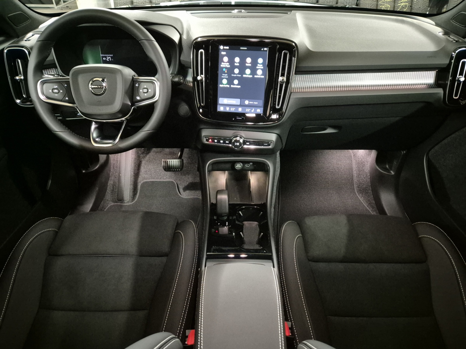VOLVO EX40 Twin Performance Ultra AWD-image-10