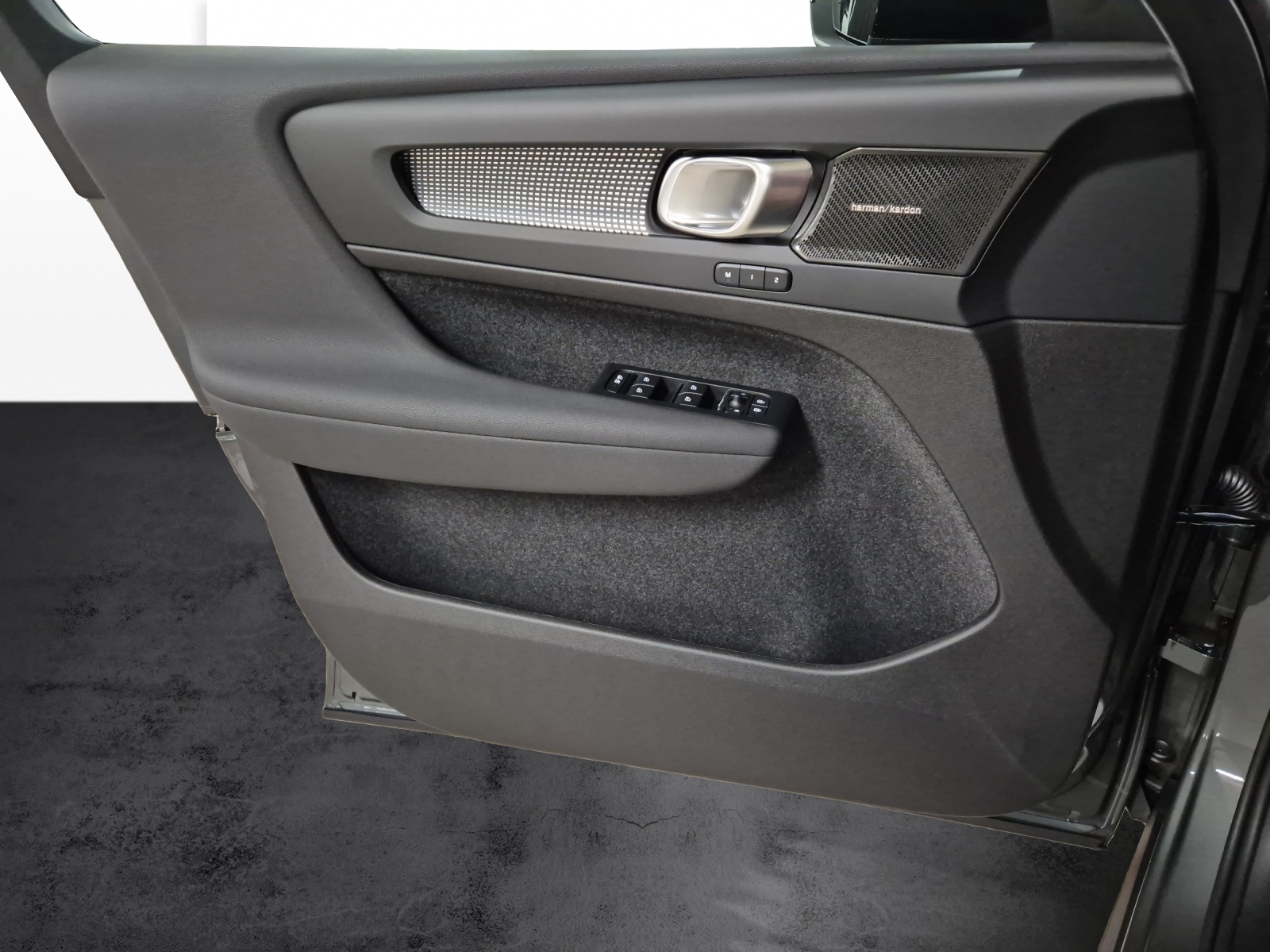 VOLVO EX40 Twin Performance Ultra AWD-image-13