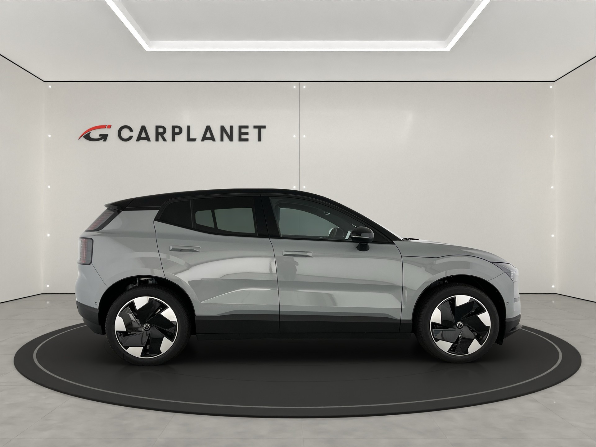 VOLVO EX30 P8 AWD-image-4