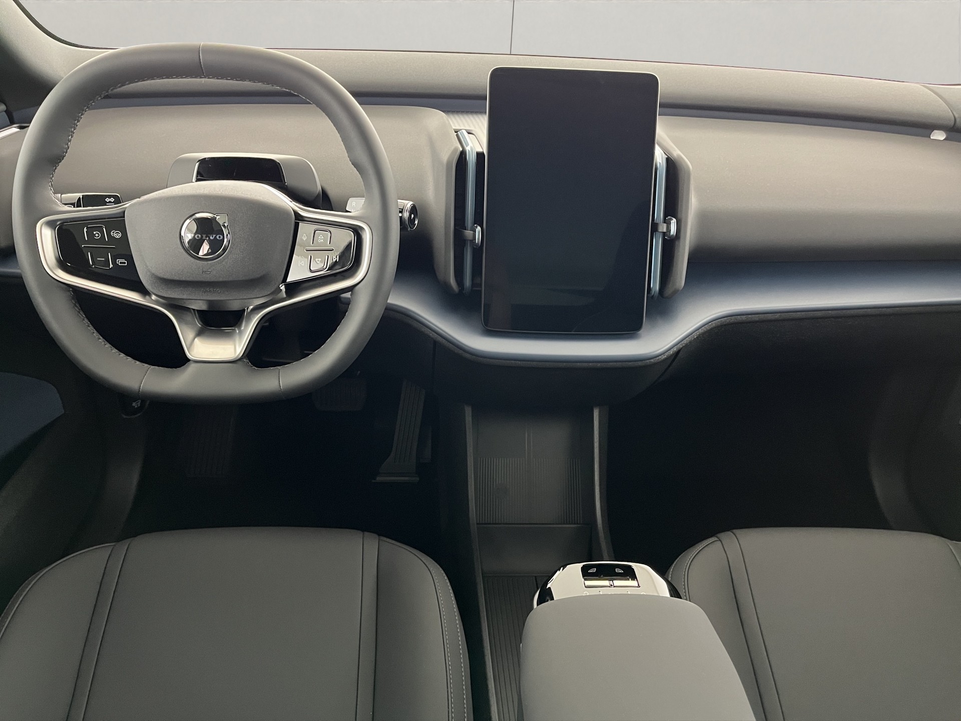 VOLVO EX30 P8 AWD-image-9