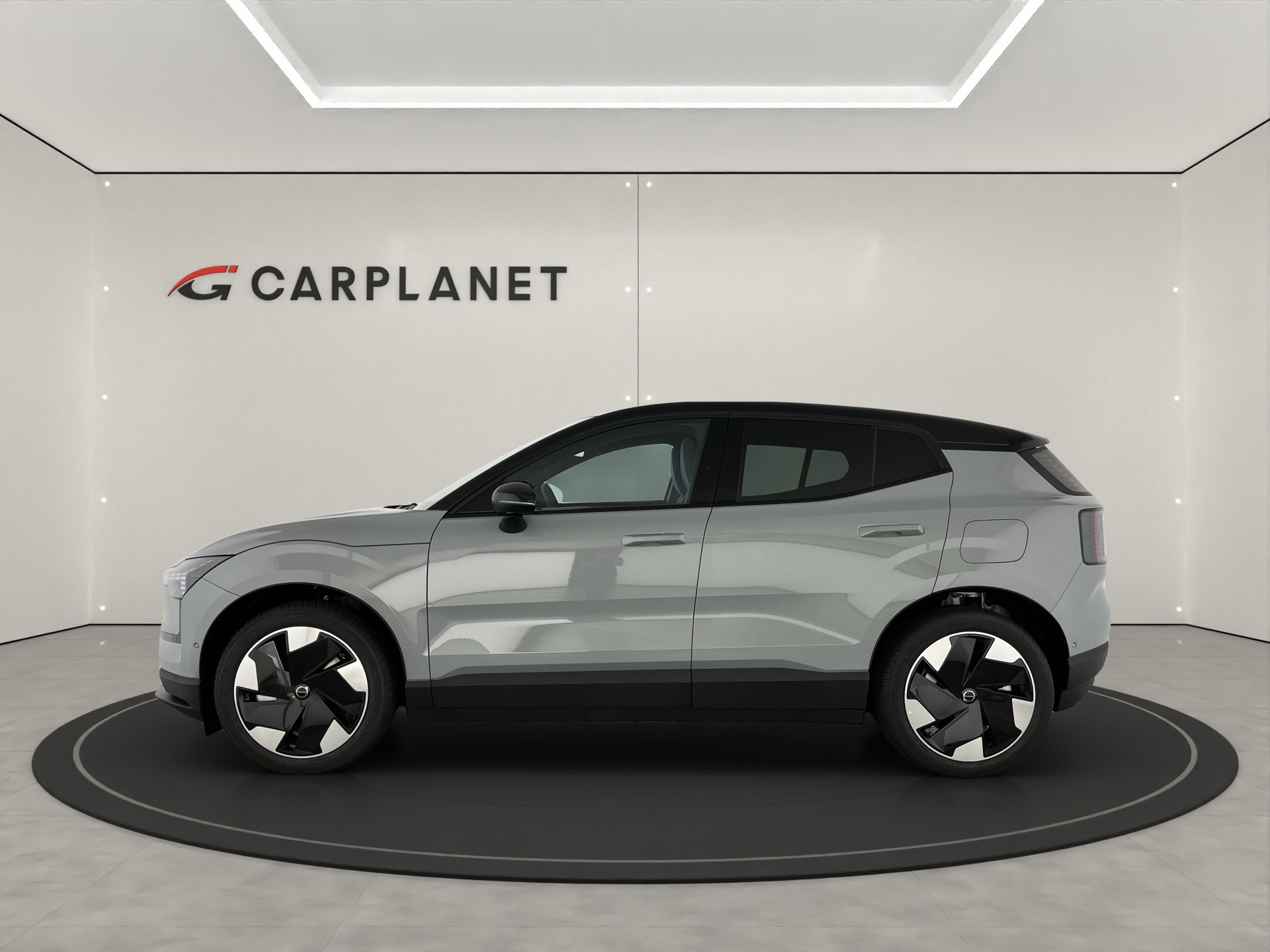 VOLVO EX30 P8 AWD-image-2