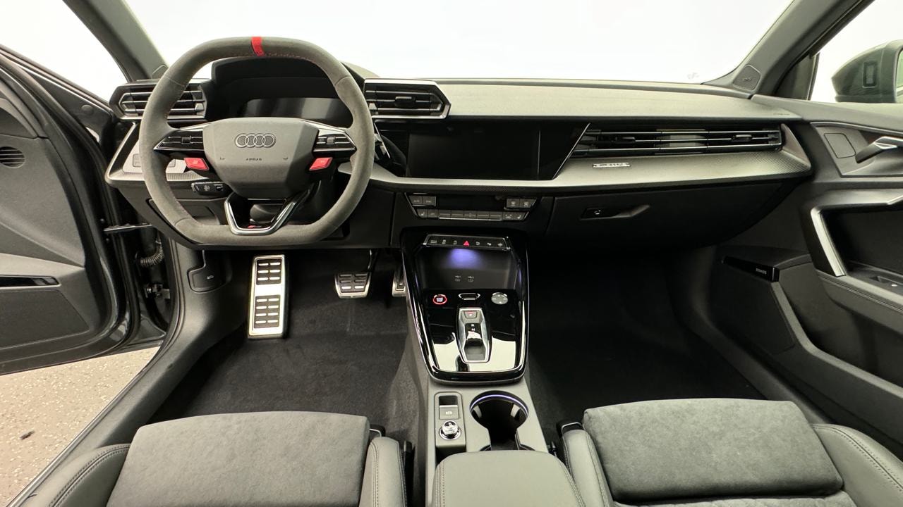 AUDI RS3 Sportback 2.5 TSI quattro S-tronic-image-5