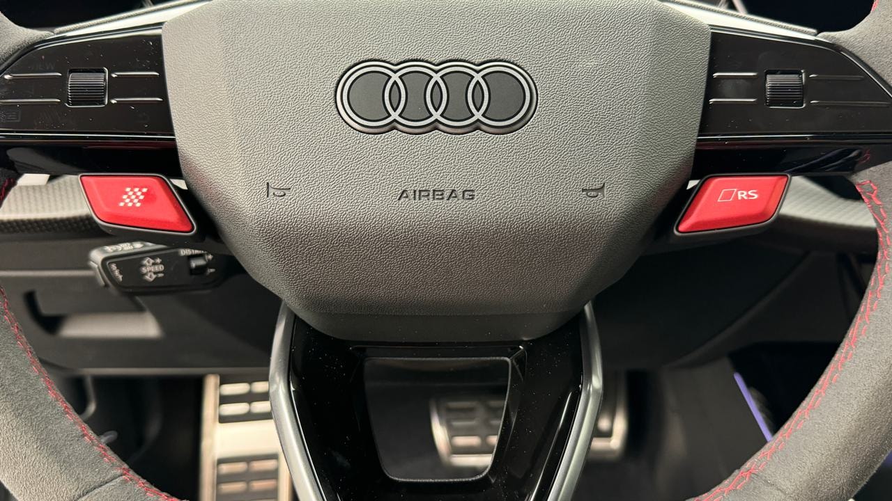 AUDI RS3 Sportback 2.5 TSI quattro S-tronic-image-9