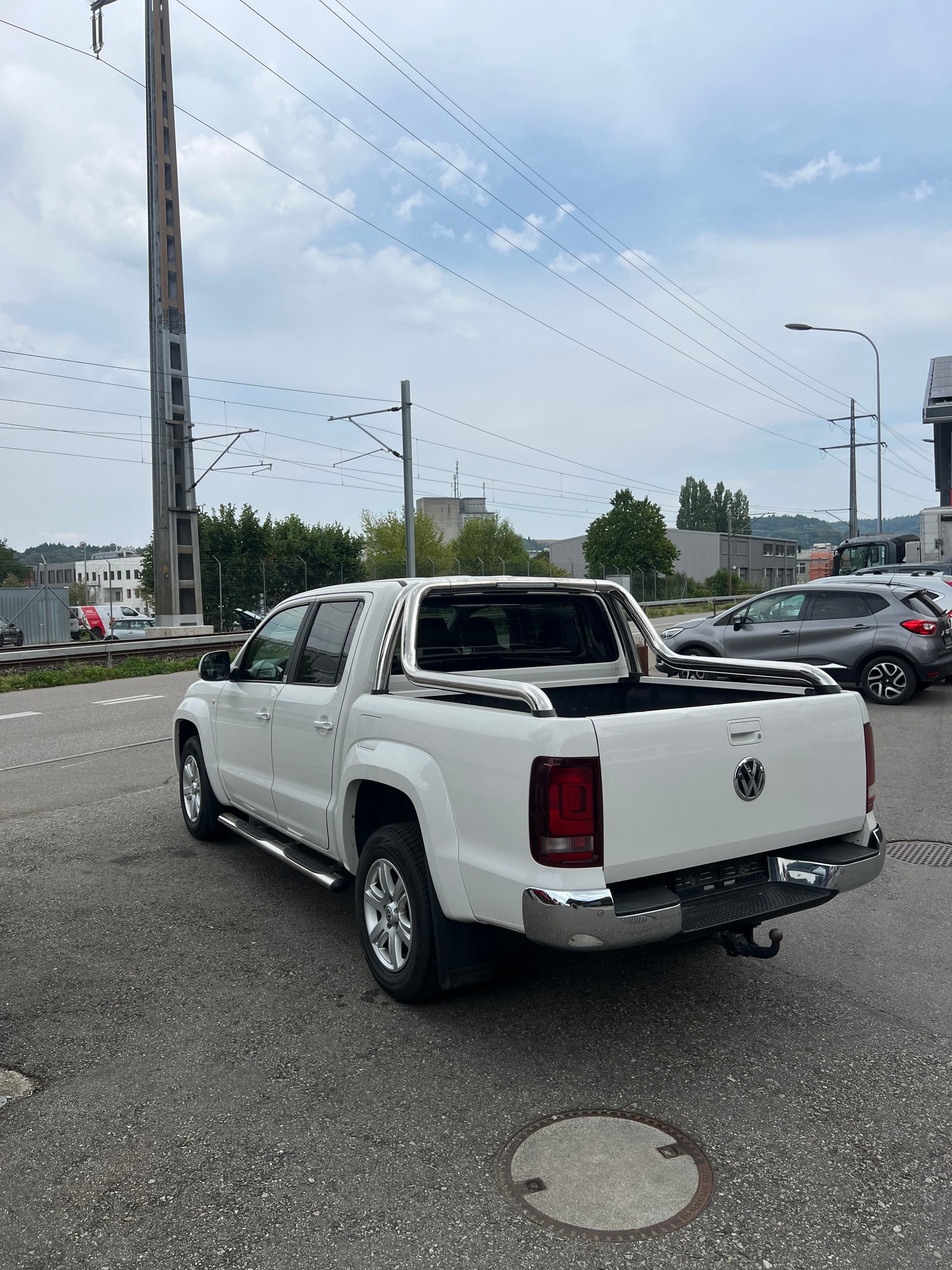 VW Amarok 3.0TDI Crossline 4Motion Automatic-image-1