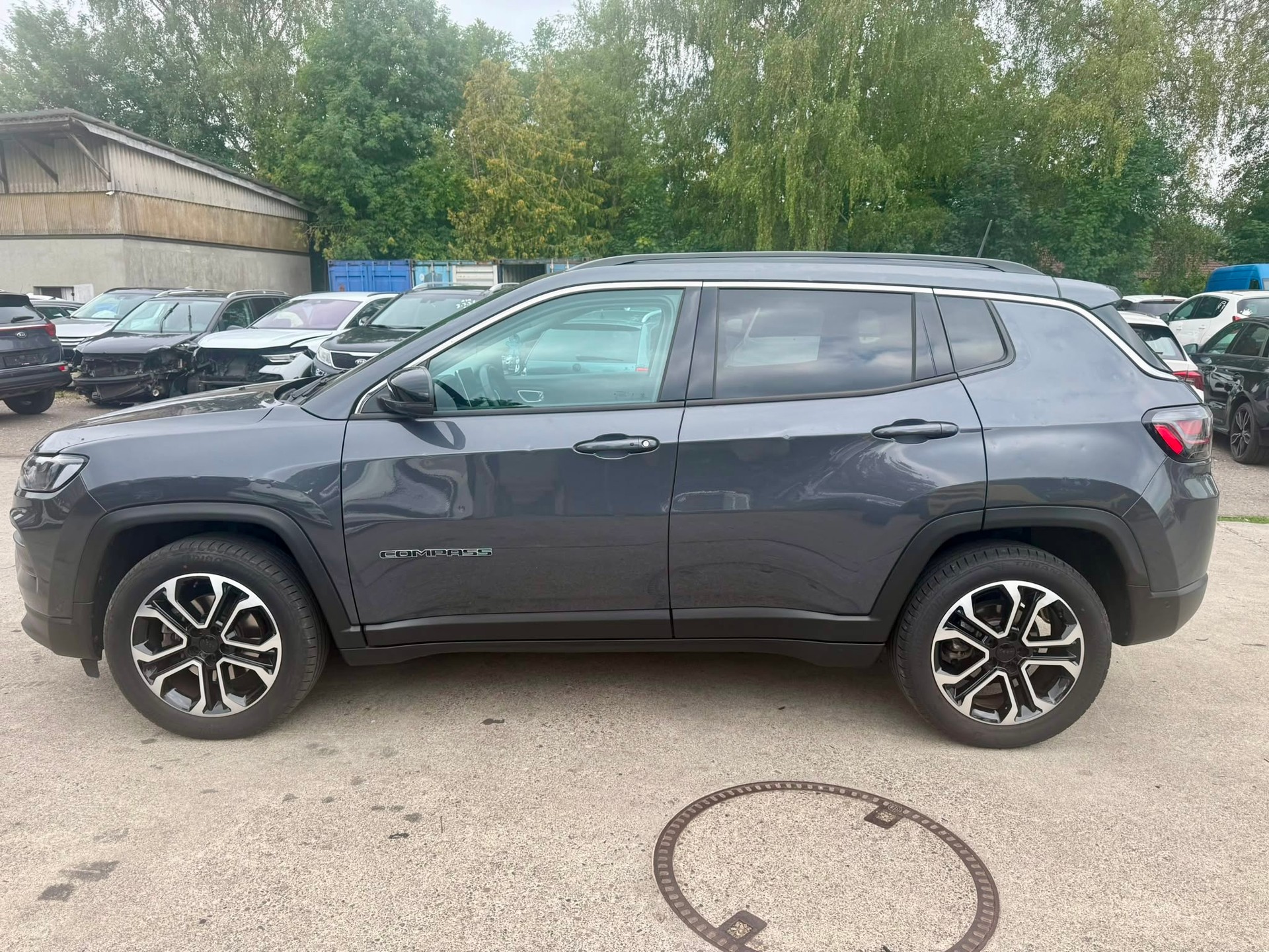 JEEP Compass 4x2 1.5 T MHEV Swiss Limited Plus-image-3
