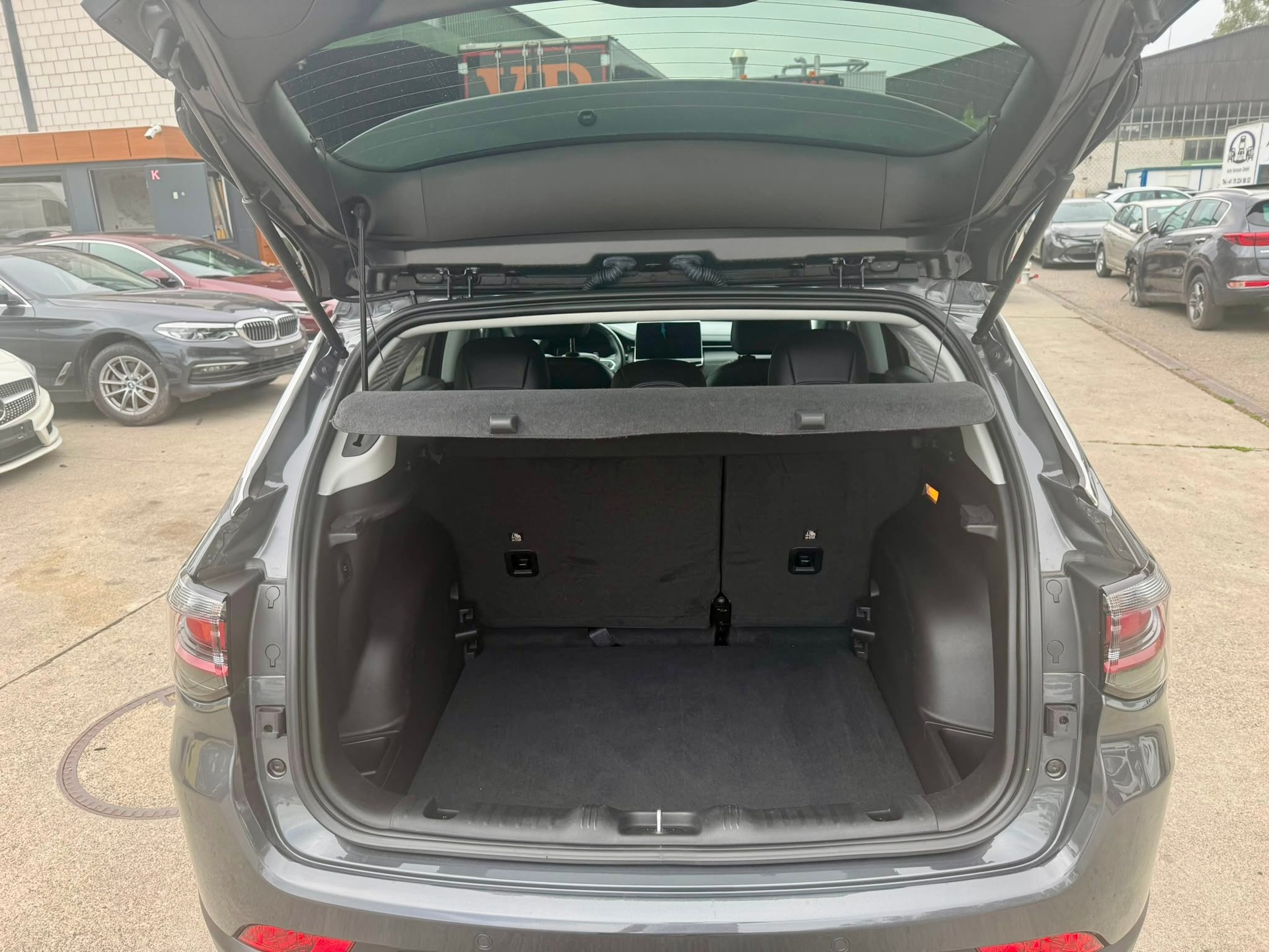 JEEP Compass 4x2 1.5 T MHEV Swiss Limited Plus-image-7