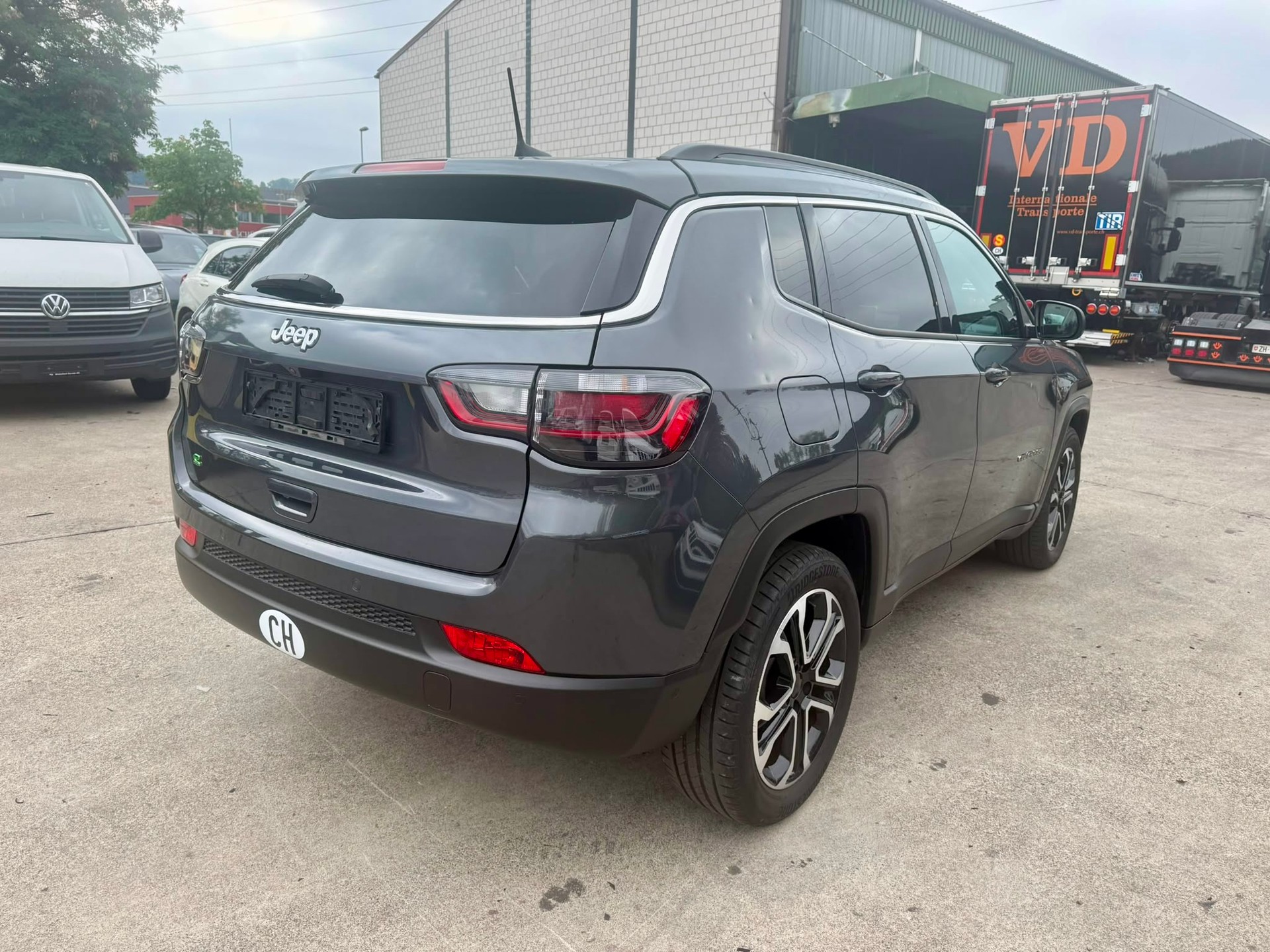 JEEP Compass 4x2 1.5 T MHEV Swiss Limited Plus-image-1