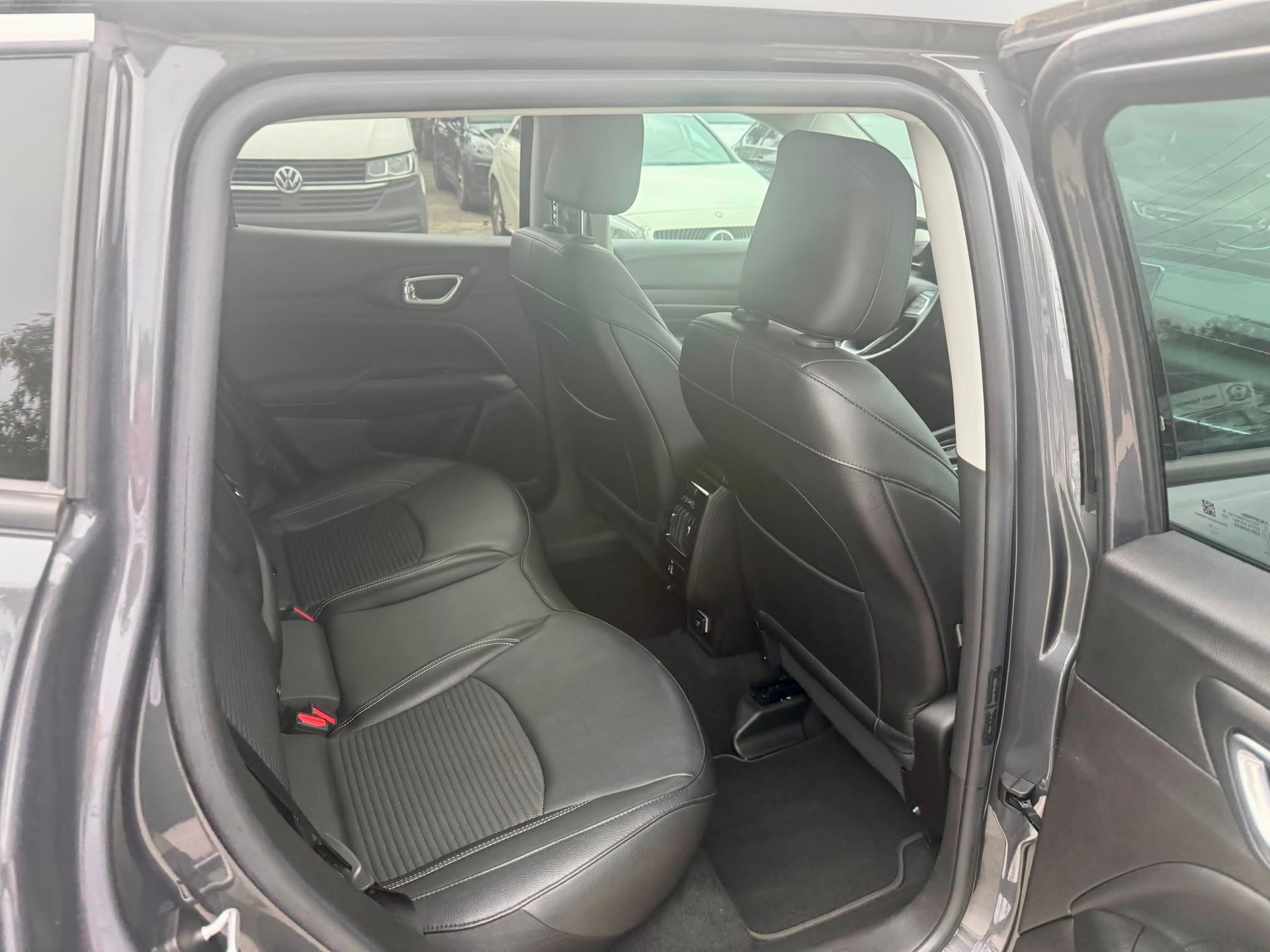 JEEP Compass 4x2 1.5 T MHEV Swiss Limited Plus-image-14