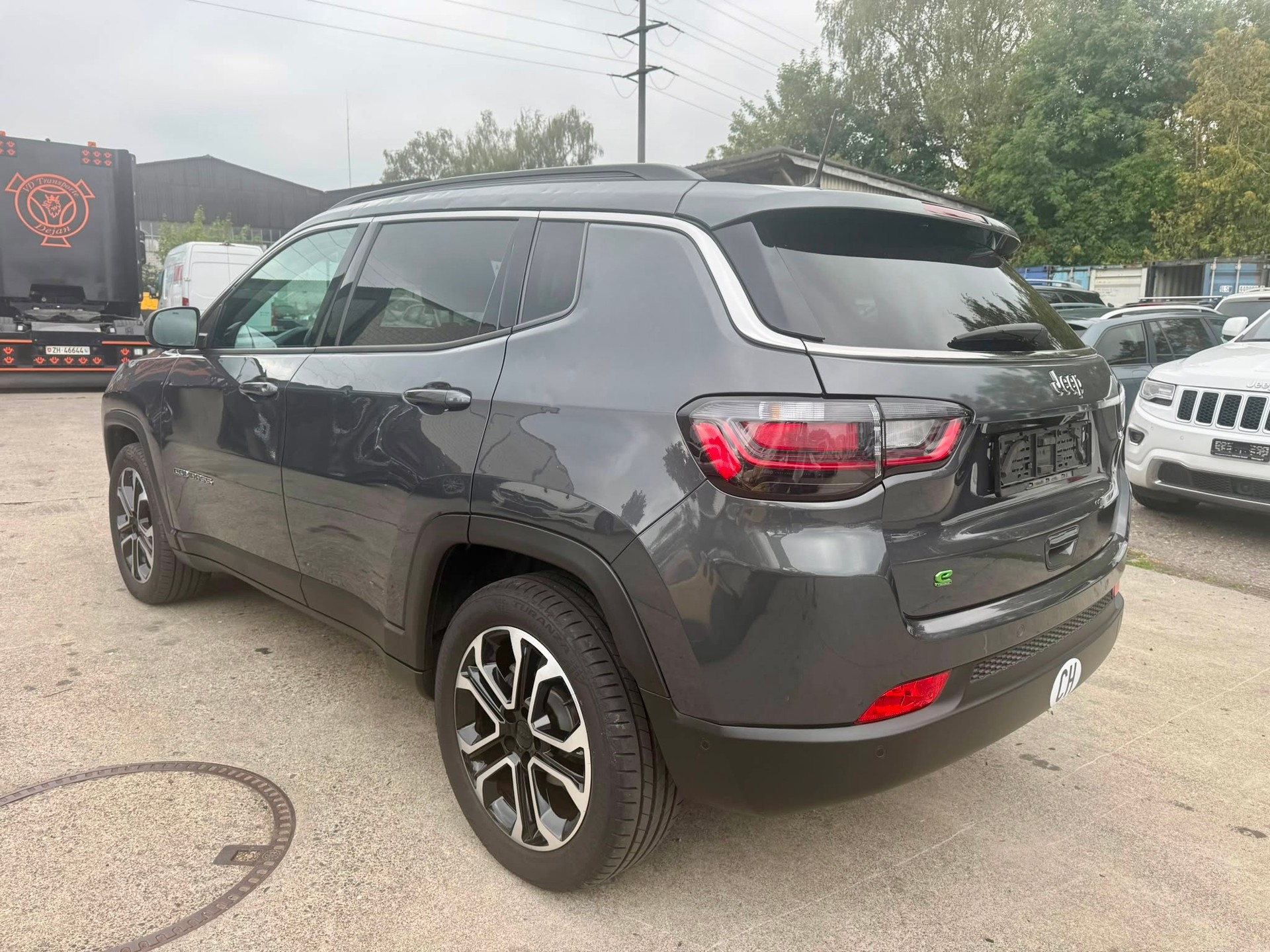 JEEP Compass 4x2 1.5 T MHEV Swiss Limited Plus-image-2