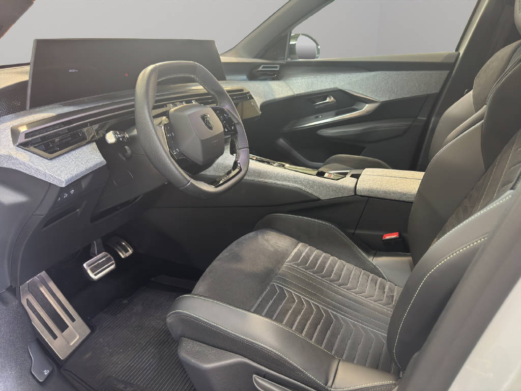 PEUGEOT 3008 1.2 Hybrid GT-image-8