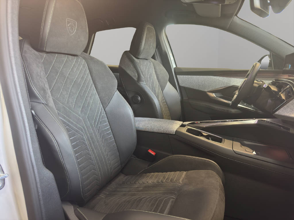 PEUGEOT 3008 1.2 Hybrid GT-image-10