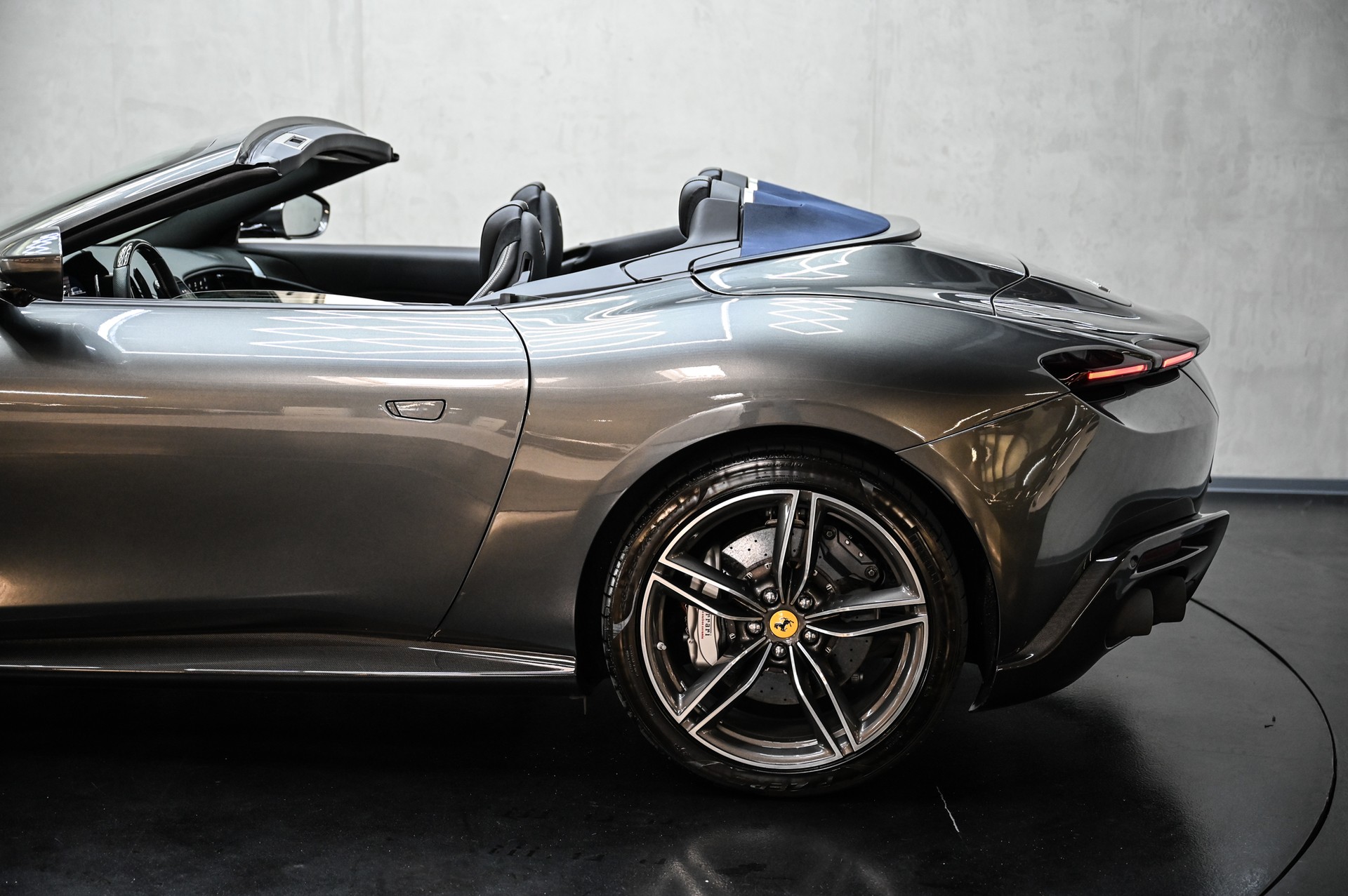 FERRARI Roma Spider 3.9 Turbo-image-10