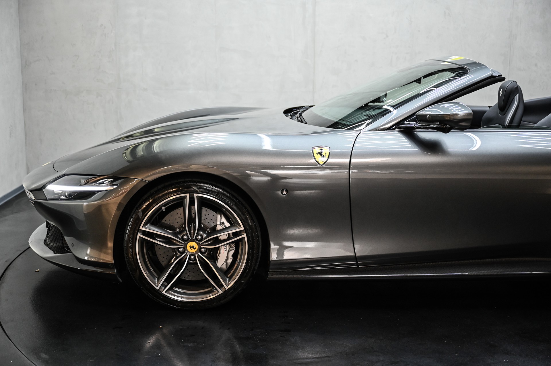 FERRARI Roma Spider 3.9 Turbo-image-9