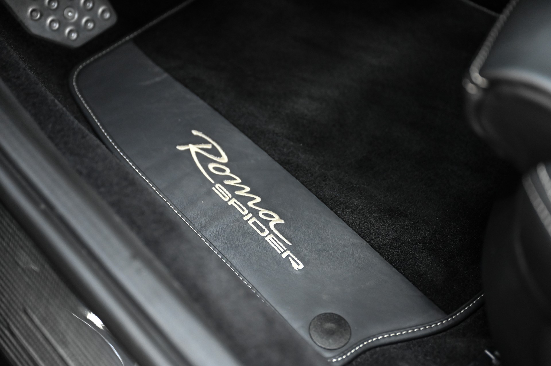 FERRARI Roma Spider 3.9 Turbo-image-35