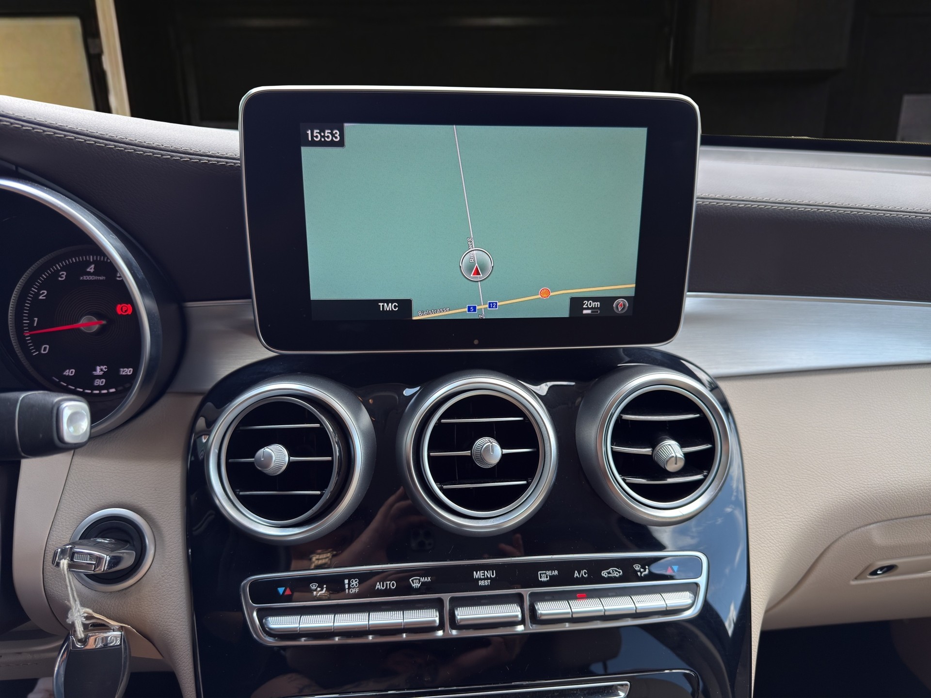 MERCEDES-BENZ GLC 250 4Matic 9G-Tronic-image-14