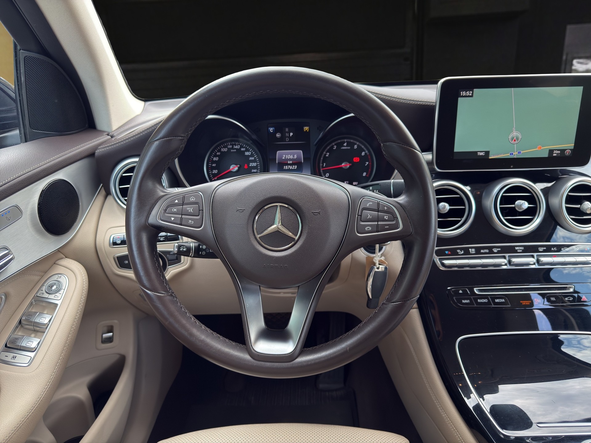MERCEDES-BENZ GLC 250 4Matic 9G-Tronic-image-11
