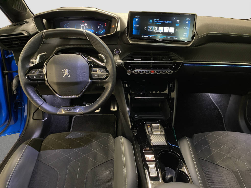 PEUGEOT 208 1.2 PureTech 130 GT-image-9