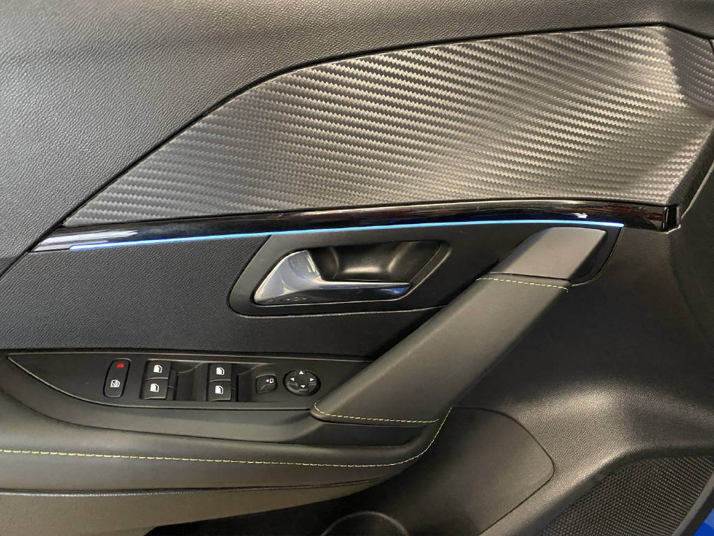 PEUGEOT 208 1.2 PureTech 130 GT-image-11
