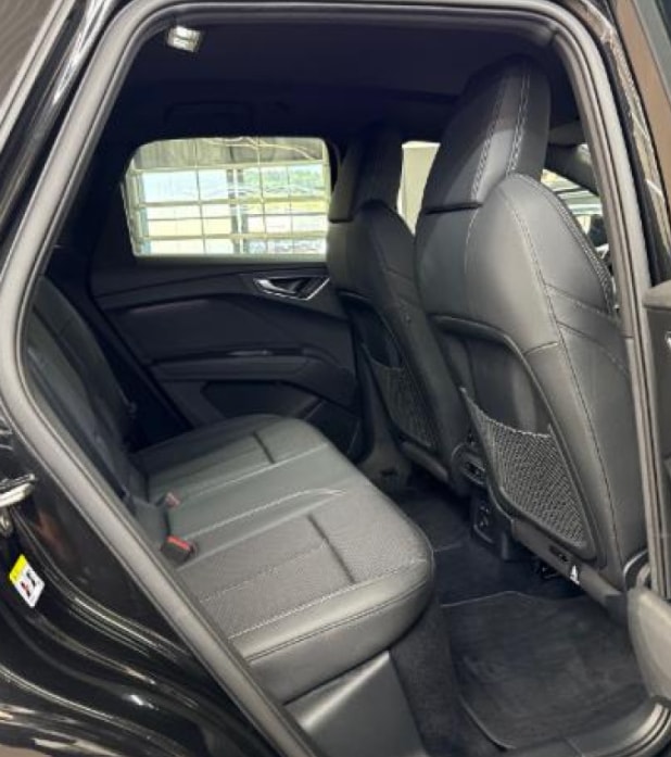 AUDI Q4 e-tron 45 quattro S-Line Modell 2024 mit 4 Jahren Garantie-image-9