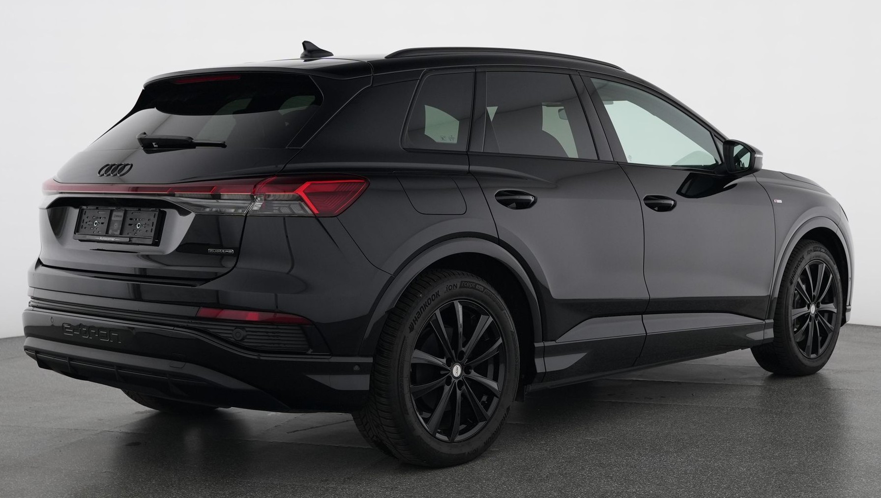 AUDI Q4 e-tron 45 quattro S-Line Modell 2024 mit 4 Jahren Garantie-image-3