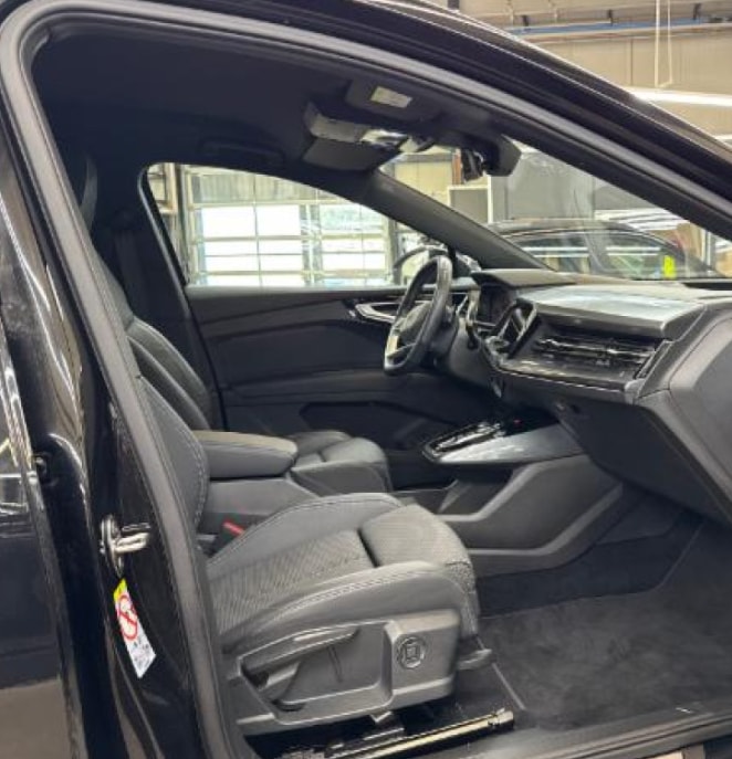 AUDI Q4 e-tron 45 quattro S-Line Modell 2024 mit 4 Jahren Garantie-image-6