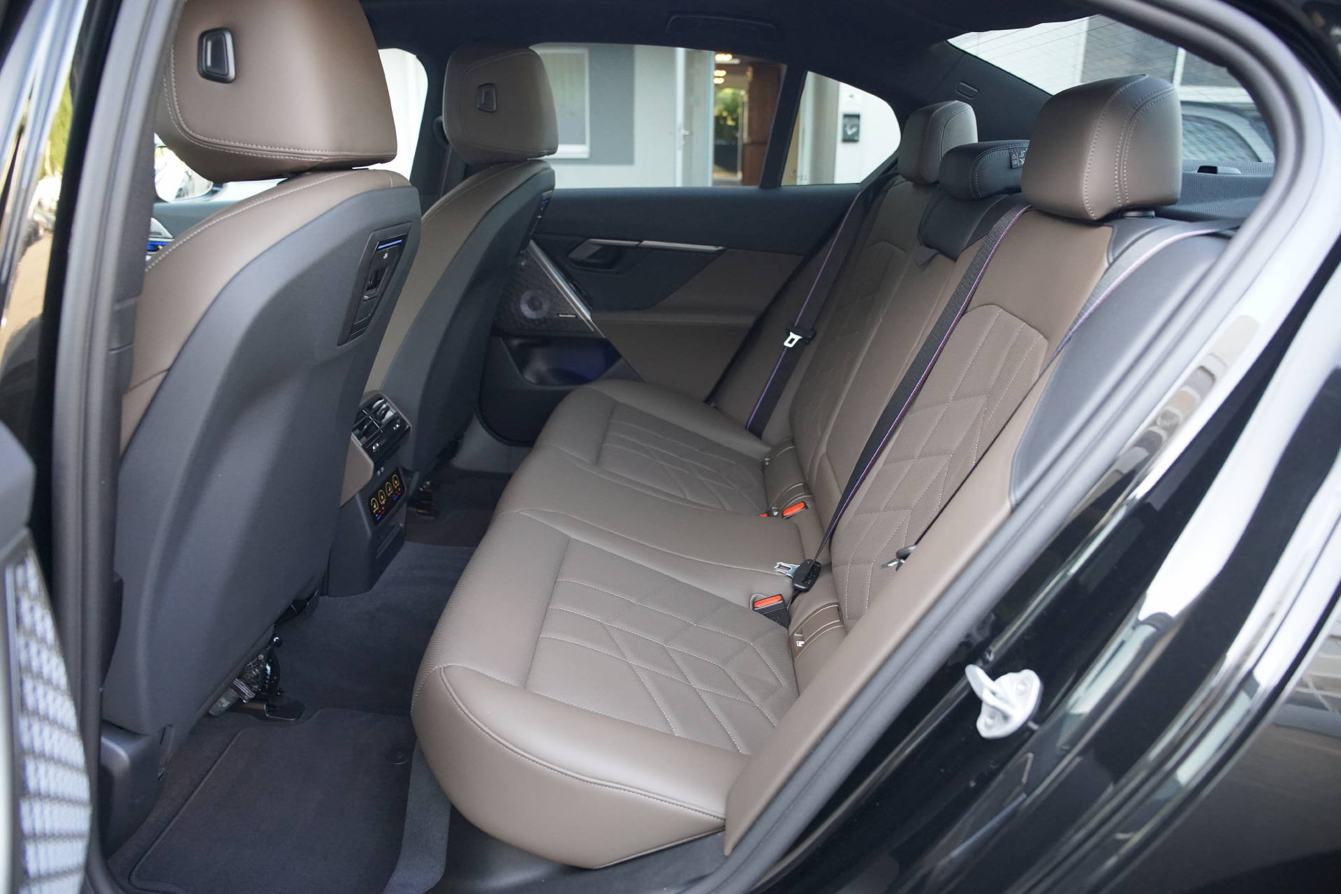 BMW 540d xDrive 48V M Sport Pro Steptronic-image-10