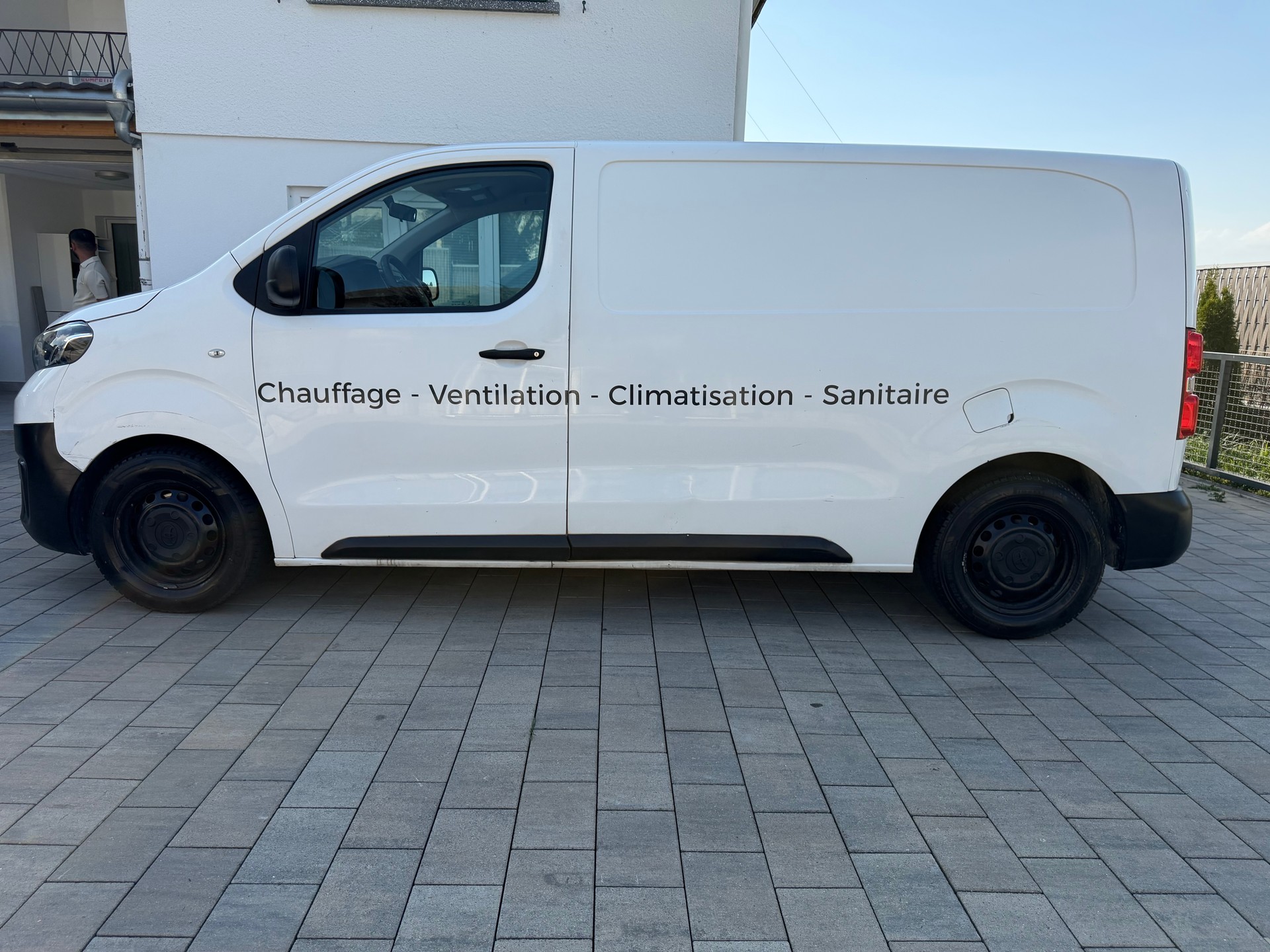 TOYOTA Proace 1.6D Glass Van L1 Terra-image-3