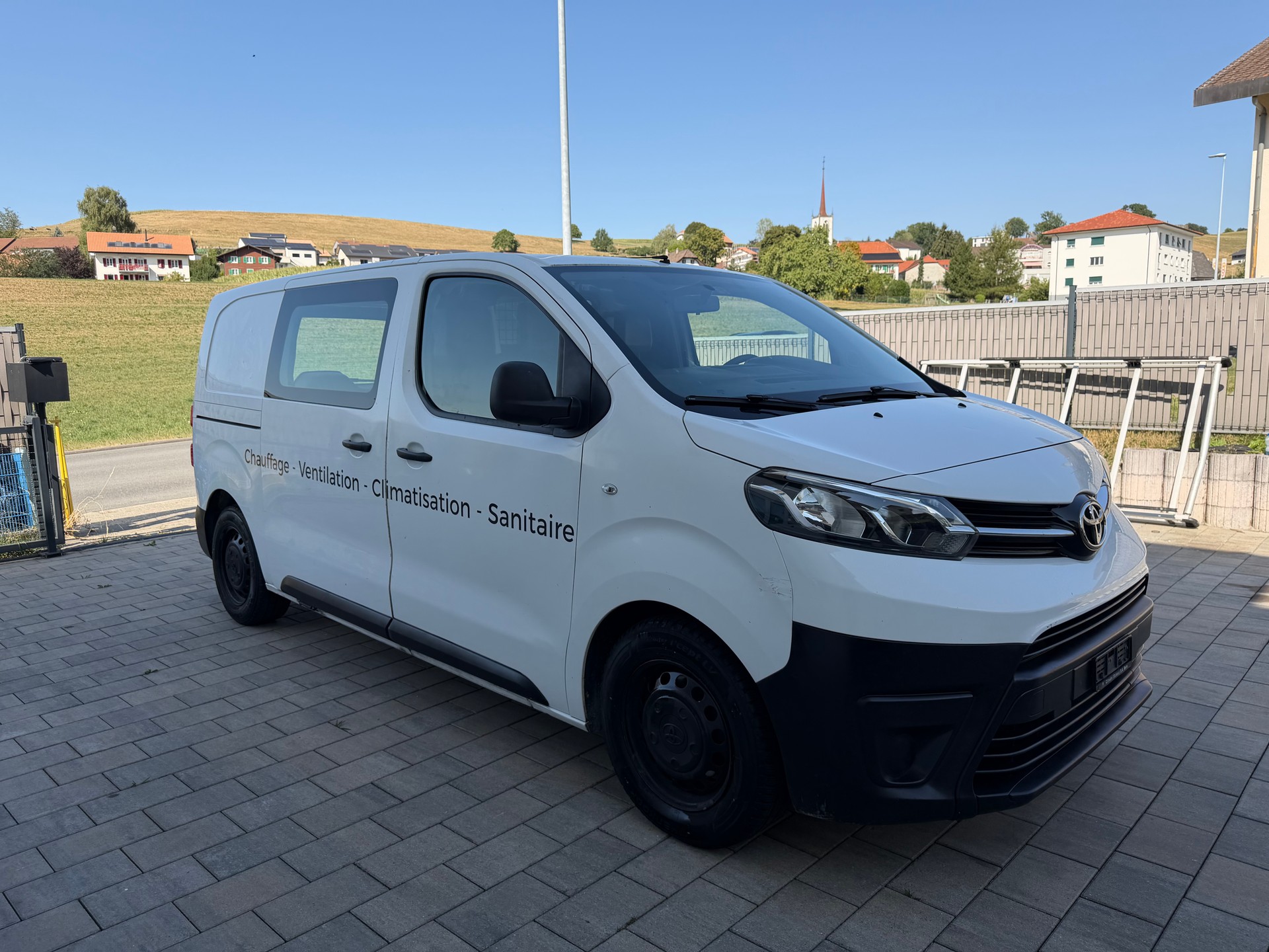 TOYOTA Proace 1.6D Glass Van L1 Terra-image-1