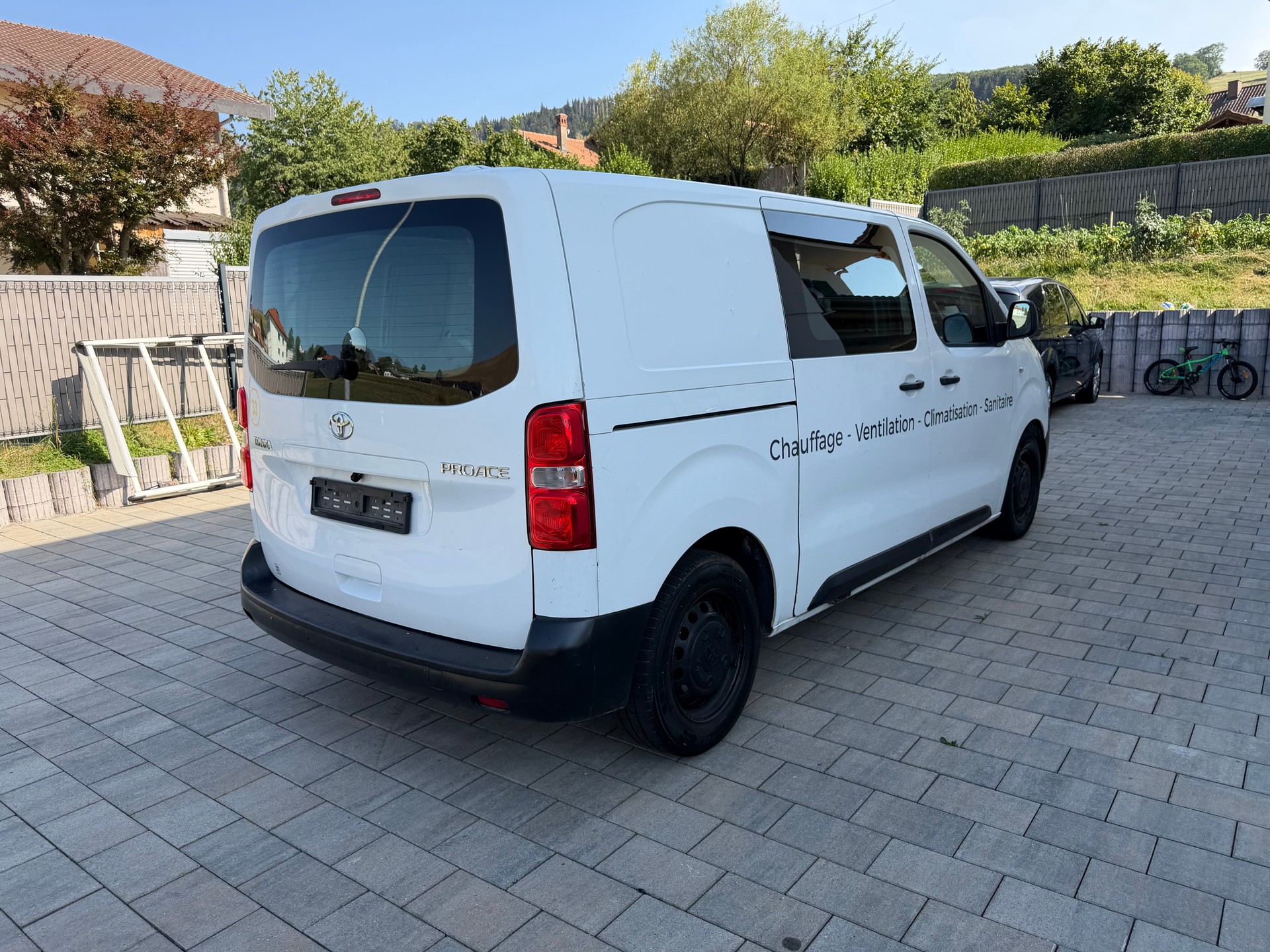 TOYOTA Proace 1.6D Glass Van L1 Terra-image-2