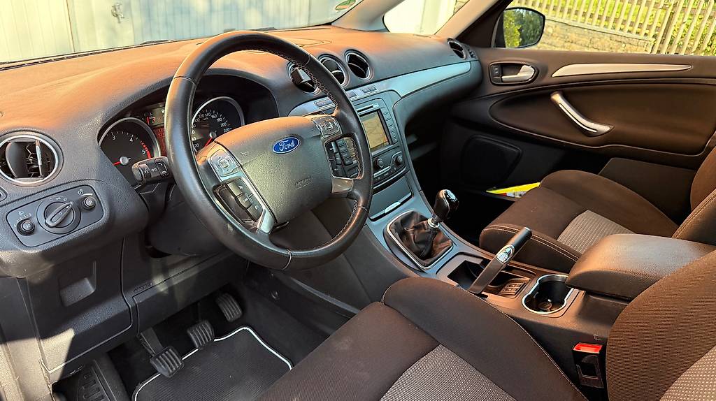 FORD S-MAX-image-1