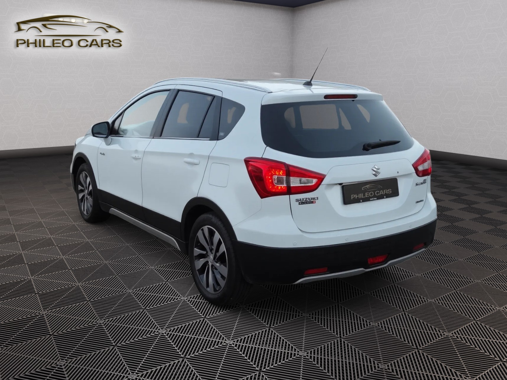 SUZUKI SX4 S-Cross 1.4 16V Piz Sulai 4WD Swiss edition-image-5